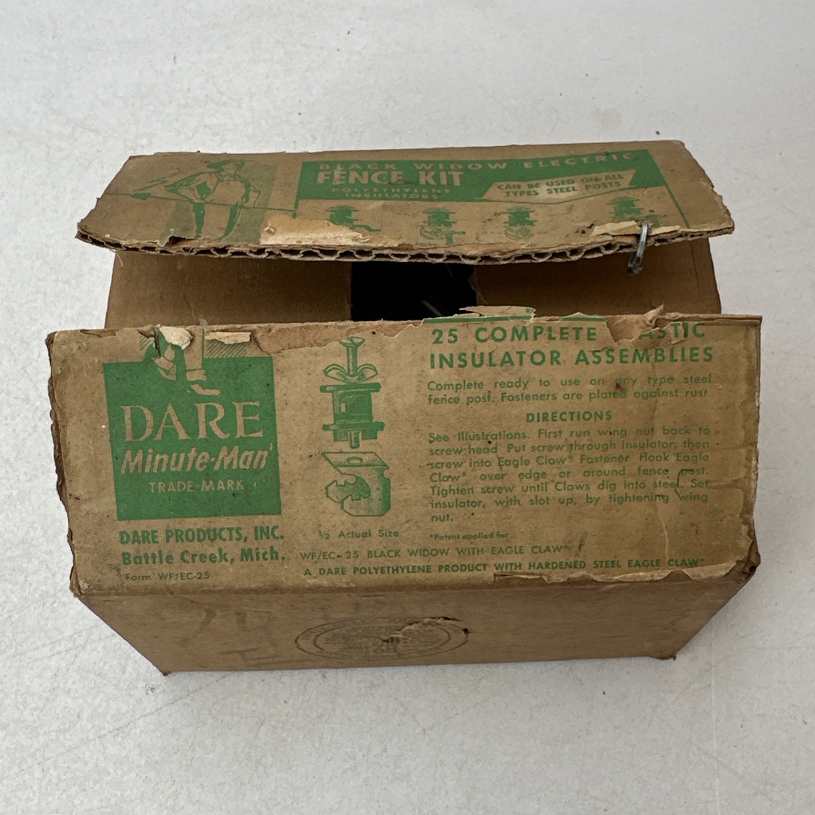 Vintage Dare Minute Man Black Widow Electric Fence Plastic Insulator Assemblies
