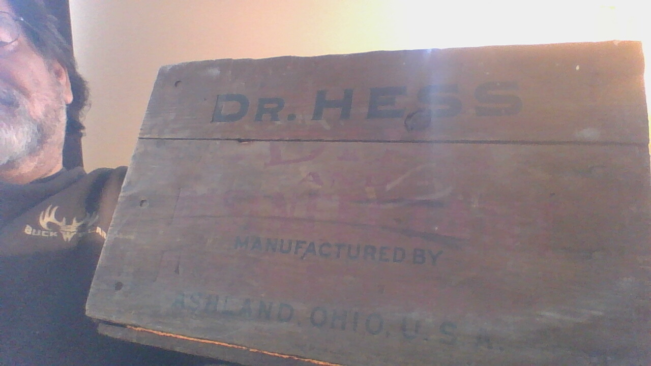☠️VINTAGE Dr. Hess & Clark Dip and Disfectant crate Ashland OH