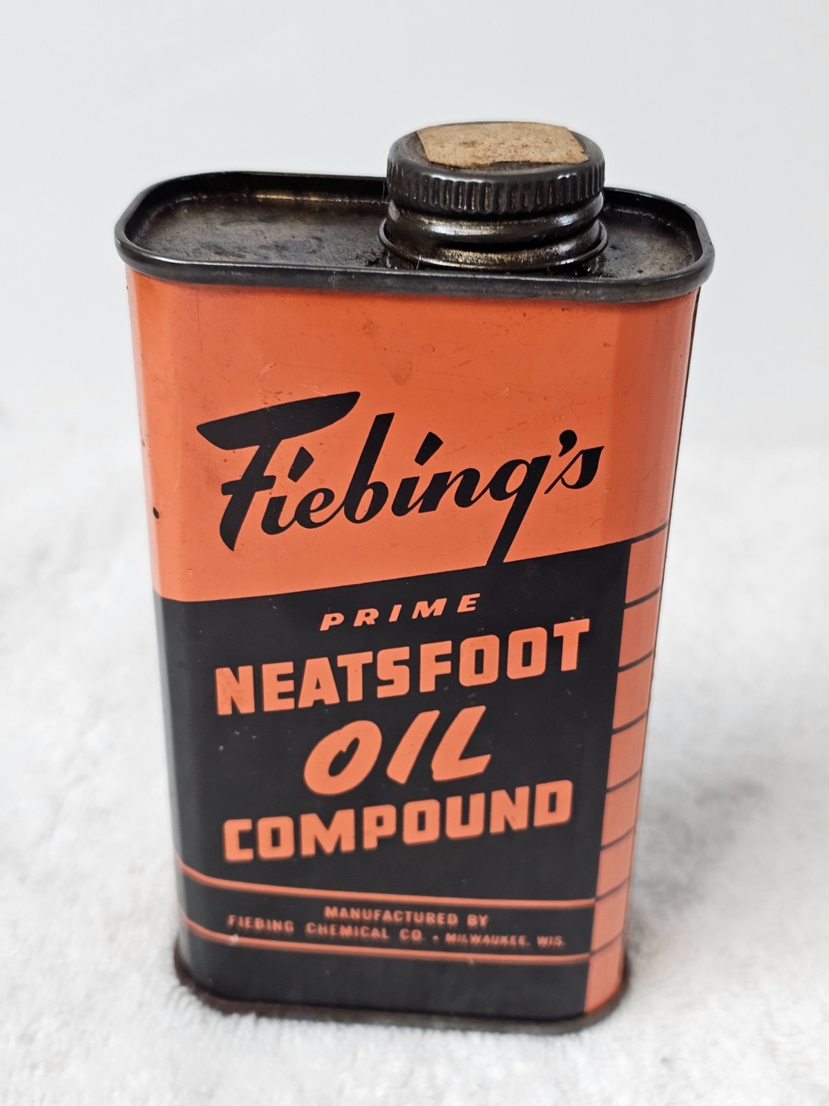 Fiebing’s Neatsfoot Oil Compound Tin Can Milwaukee WI Horse Tack Graphic VTG