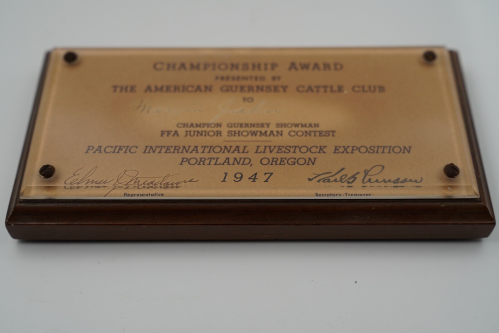 Championship Award – The American Guernsey Cattle Club Award Wall Plaque 1947