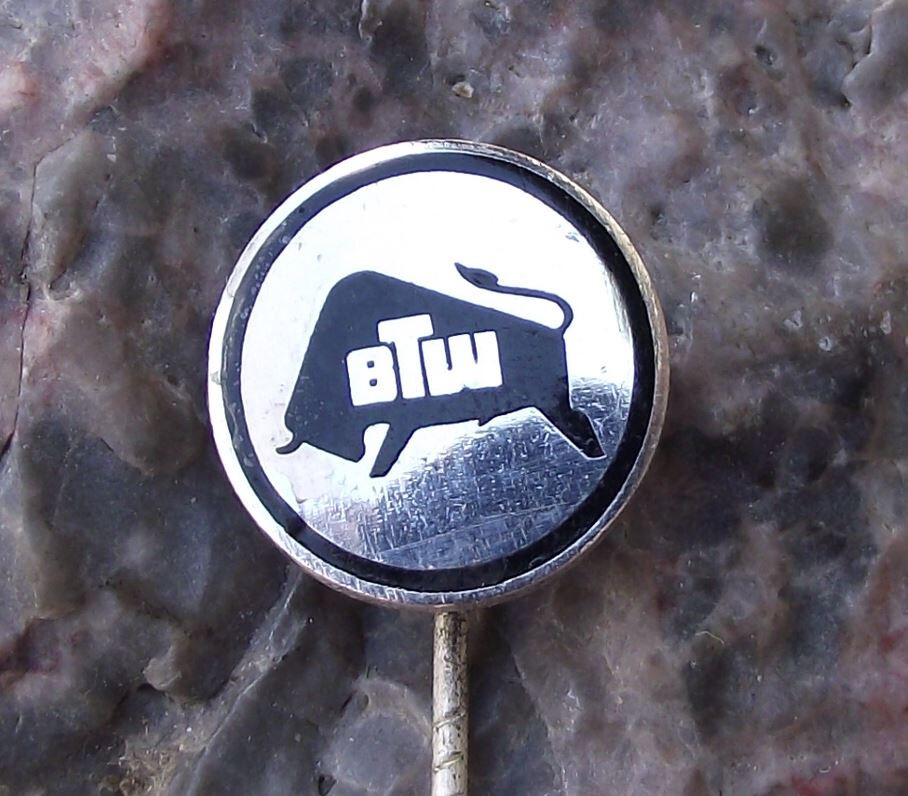 Vintage BTW East Germany DDR Brandenburger Traktorenwerke VEB Tractor Pin Badge