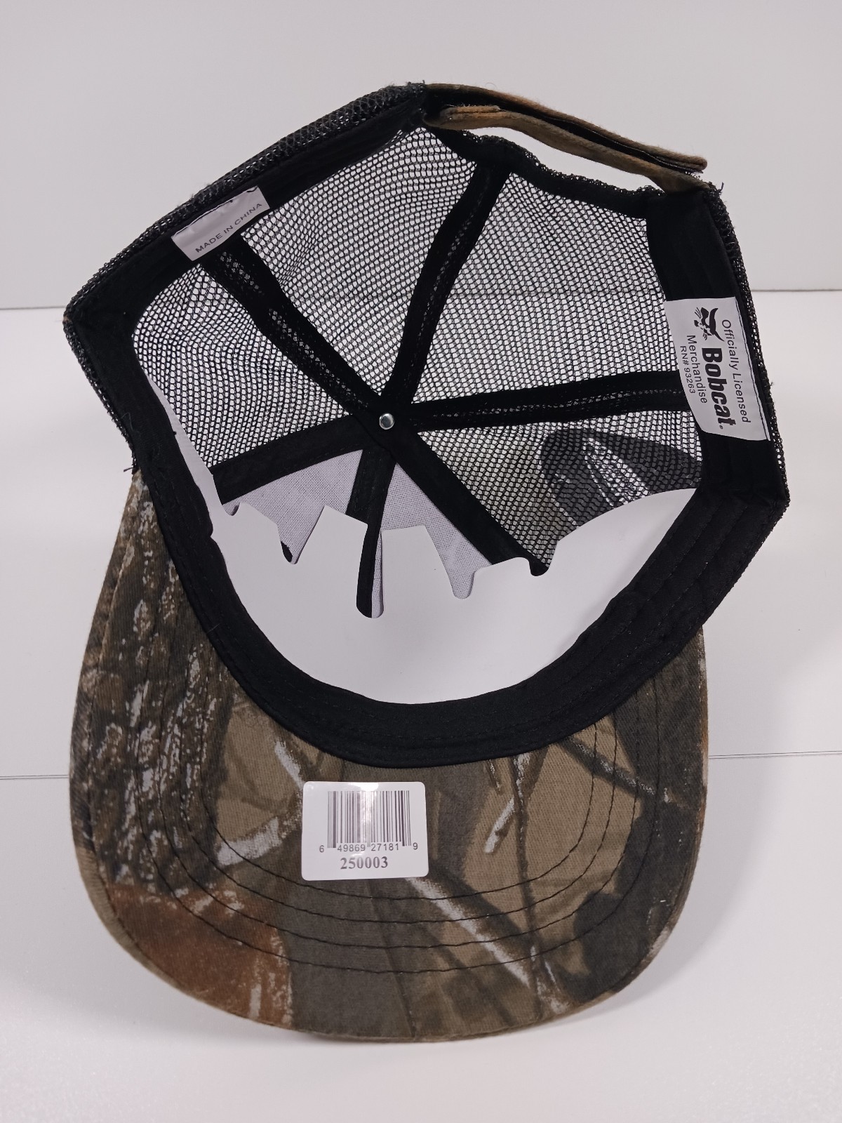 Bobcat Mesh Trucker Hat Cap RealTree Hardwoods Camouflage Camo Black – New