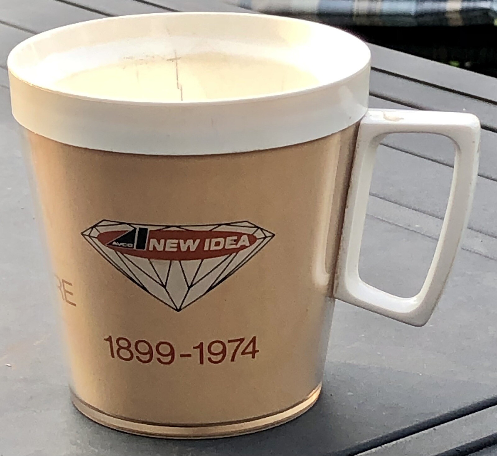 VINTAGE 1974 NEW IDEA TRACTOR FARM IMPLEMENT FLAMBEAU PLASTIC COFFEE MUG CUP AD
