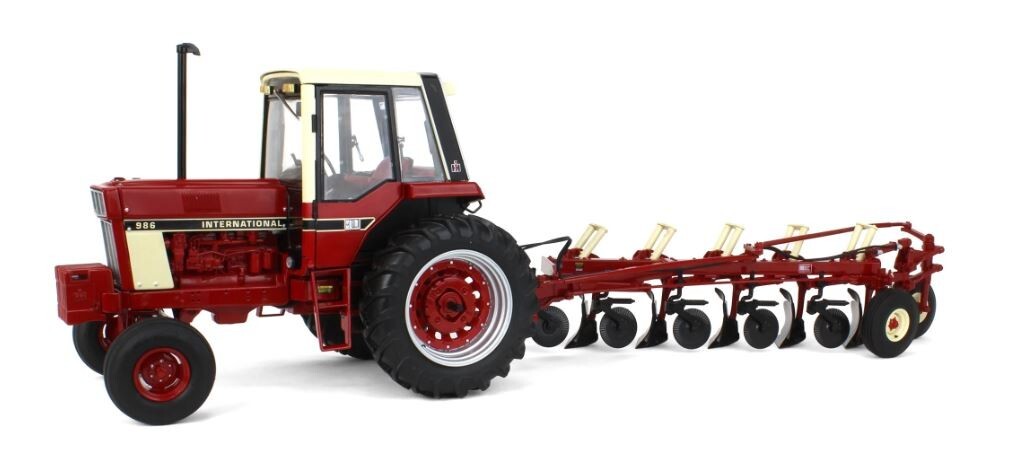 Case IH 986 Tractor and 720 Plow Precision Heritage ZFN44309
