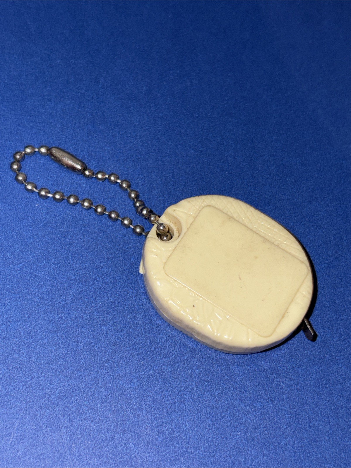 Earl Brown Implement – Waterloo, IA – Ad Keychain Farm Ag – Vtg Phone