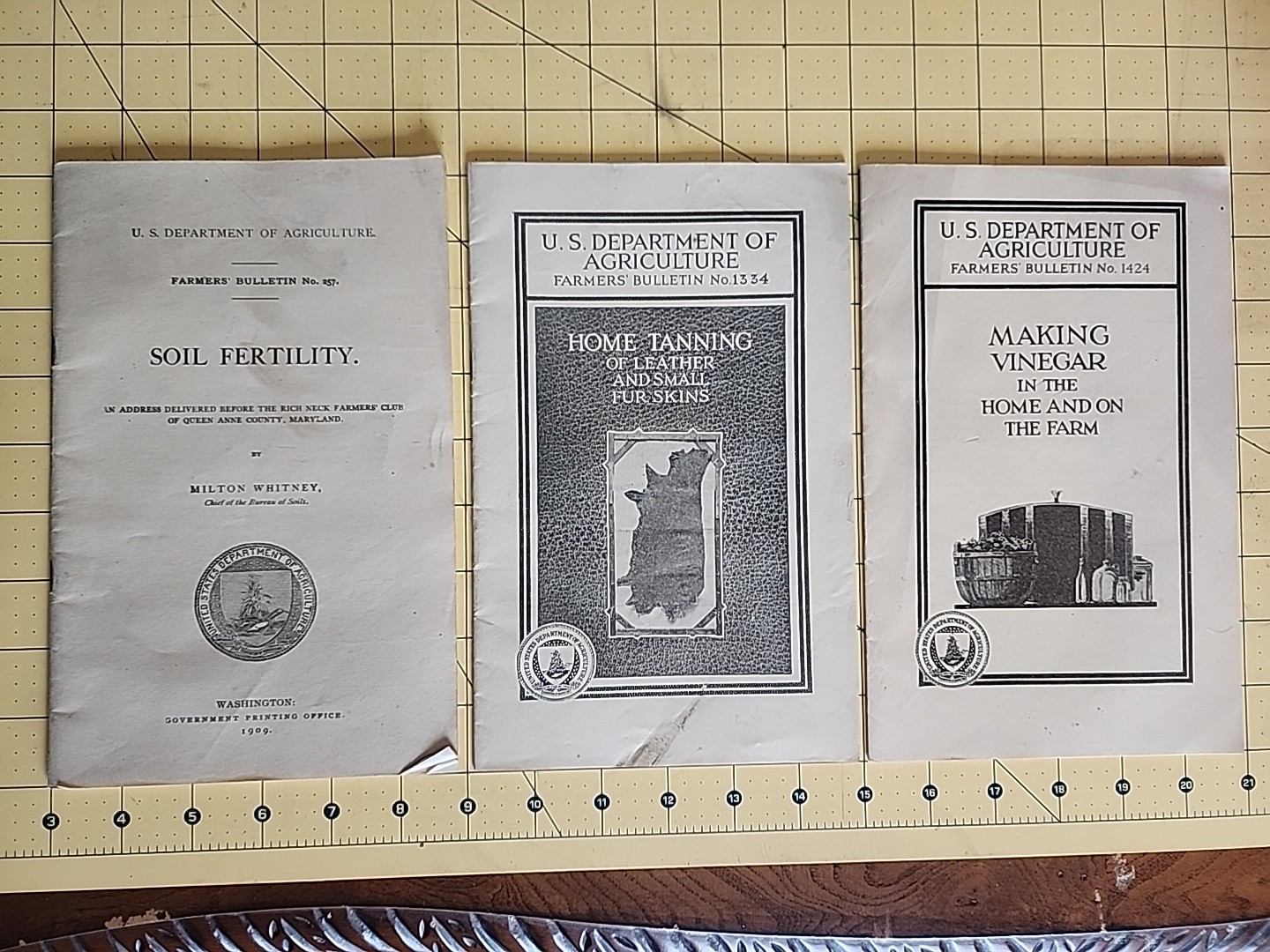 Lot of Vintage US Dept. of Agriculture Farmer&rsquo;s Bulletins (257, 1334, 1424)
