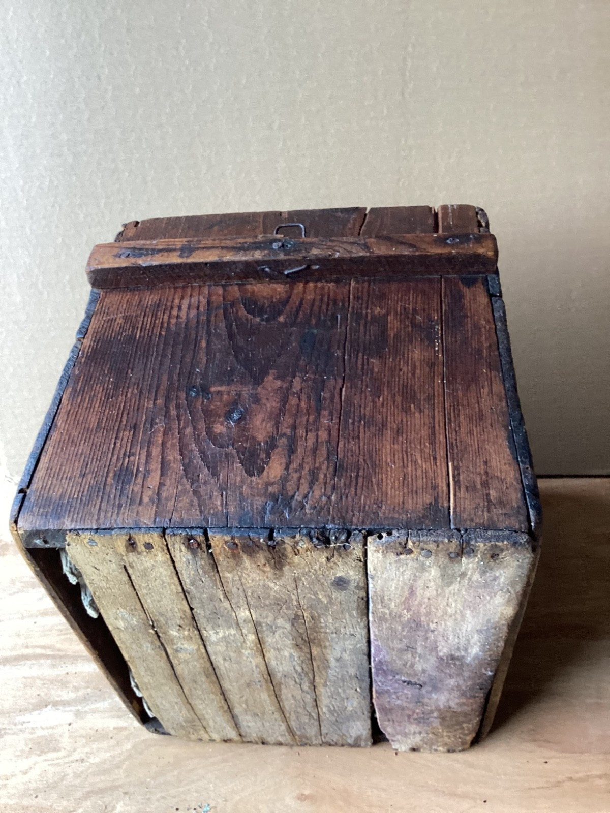 Primitive Wooden Crate Box Rustic Farmhouse Decor 12&Prime; x 12&Prime; x 15&Prime;