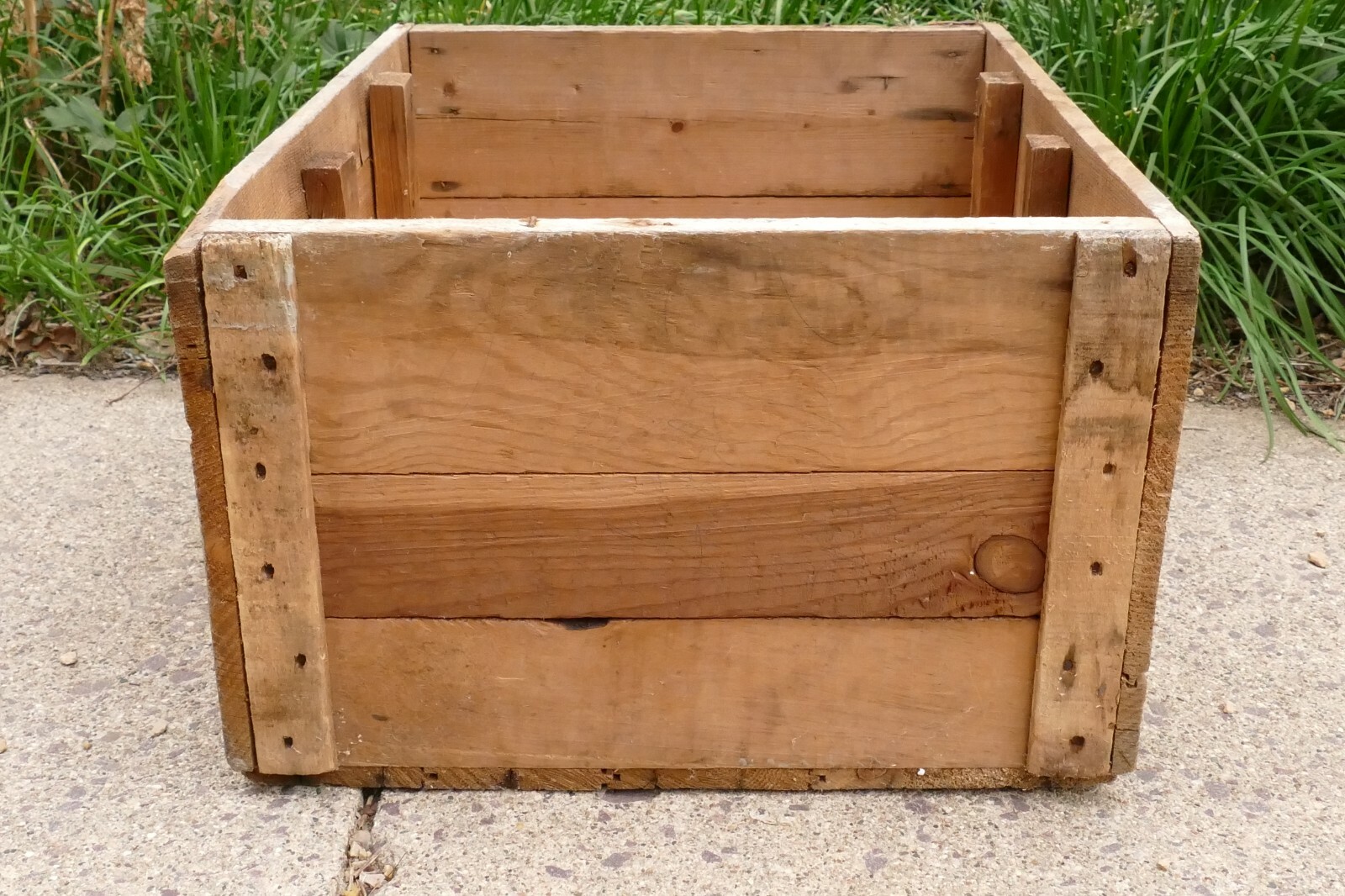Vintage Dr Hess & Clark Poultry Wood Egg Crate Box Advertising Ashland, Ohio