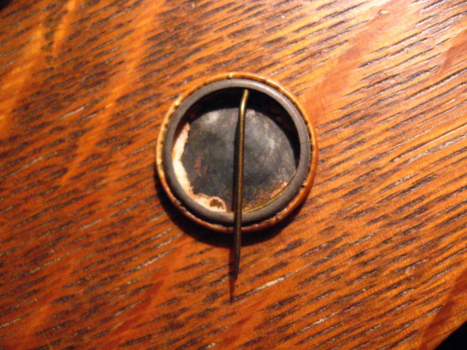 P&O Plows Lapel Pin – Vintage Parlin And Orendorff Canton Illinois USA Button