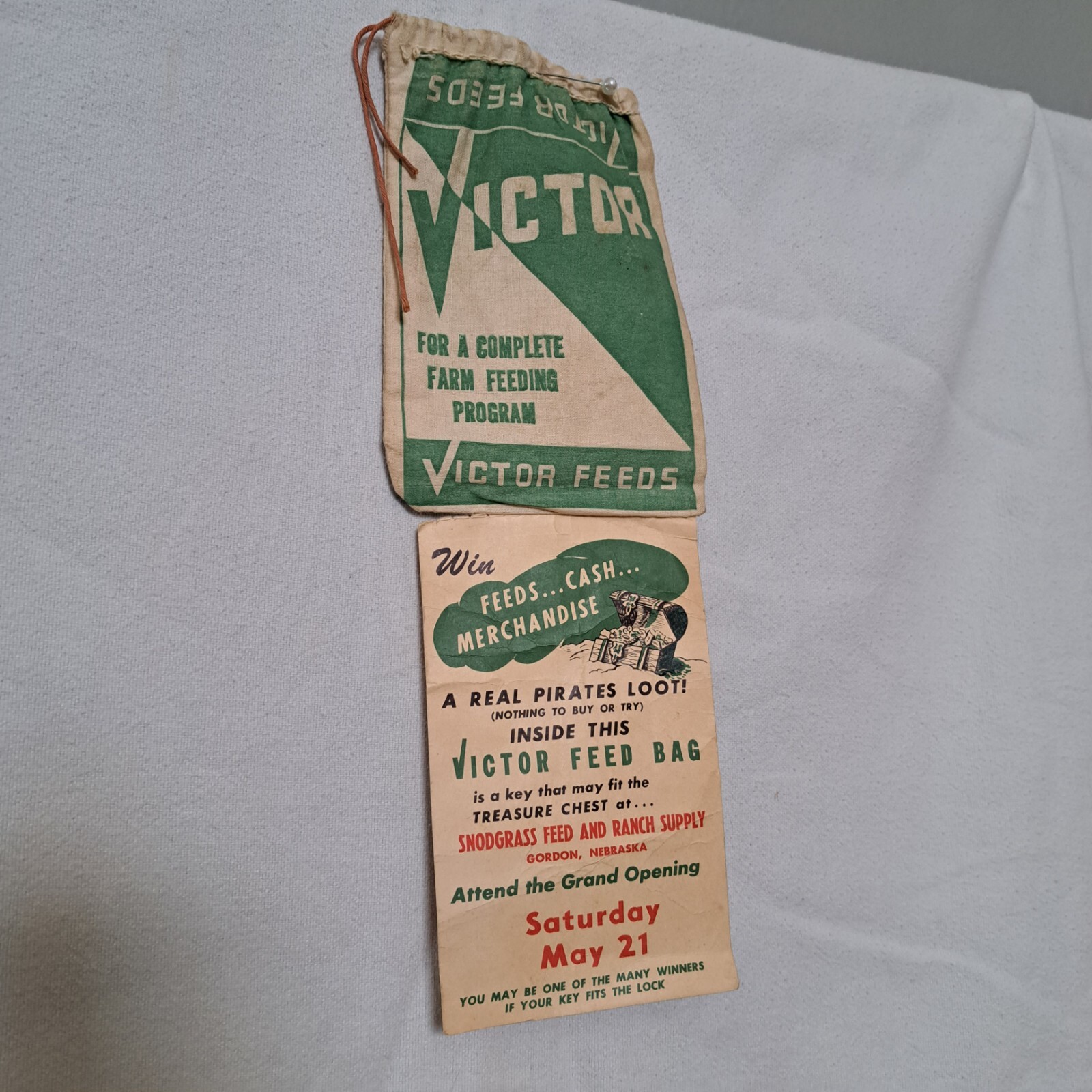SNODGRASS FEED & RANCH SUPPLY Gordon, Nebraska VICTOR FEEDS DEALER Bag Postcard