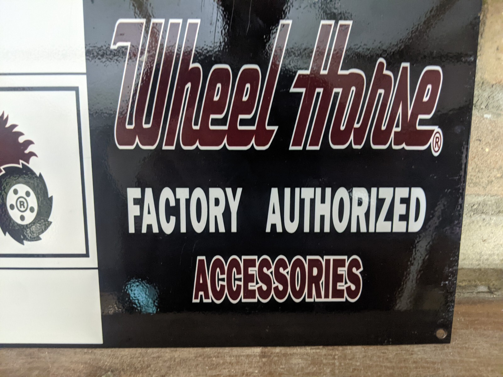 VINTAGE WHEEL HORSE FACTORY ACCESSORIES PORCELAIN METAL SIGN 12&Prime; X 8&Prime;