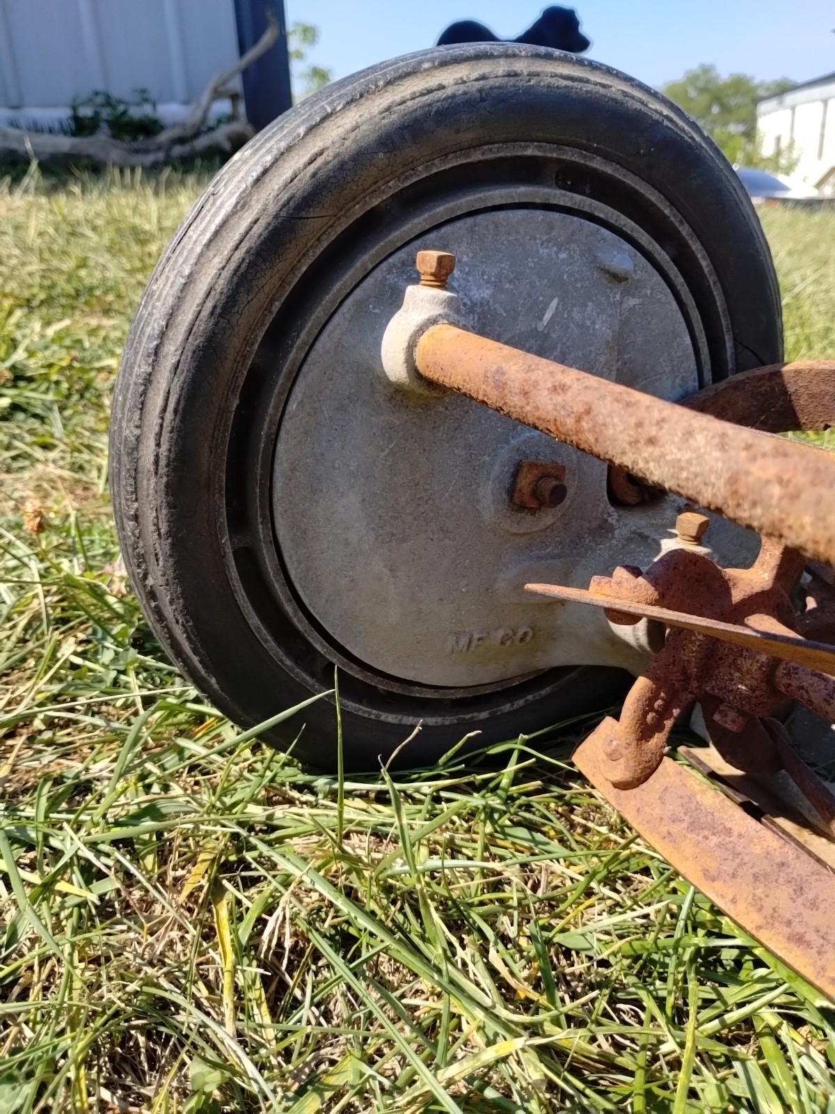 Vintage MF. CO. Manuel Real Mower.. Still Mows!!