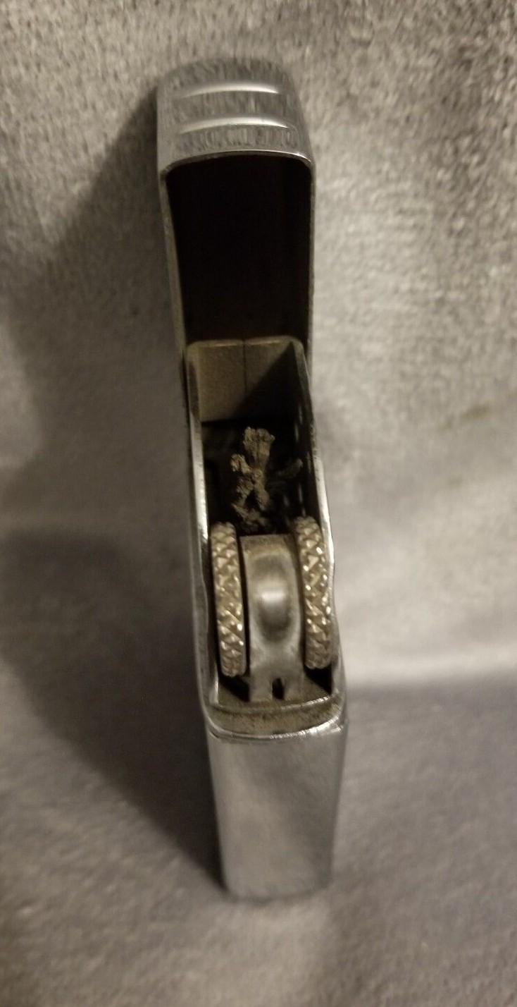 FOXBILT FEEDS, IOWA Vintage – Wind Master Petrol Lighter Advertising