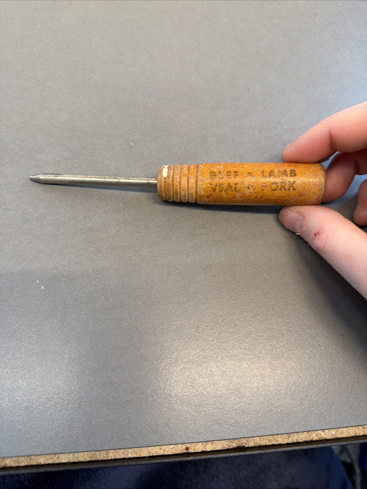 Adv Promo Wood Handle Punch Tool – WIlson & Co. – MOR Beef, Veal, Pork B10