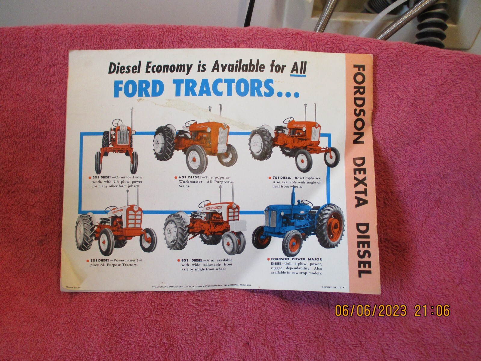 FORDSON DEXTA DIESEL TRACTOR BROCHURE 2-3 PLOW POWER VERSATILIE FREE SHIPPING