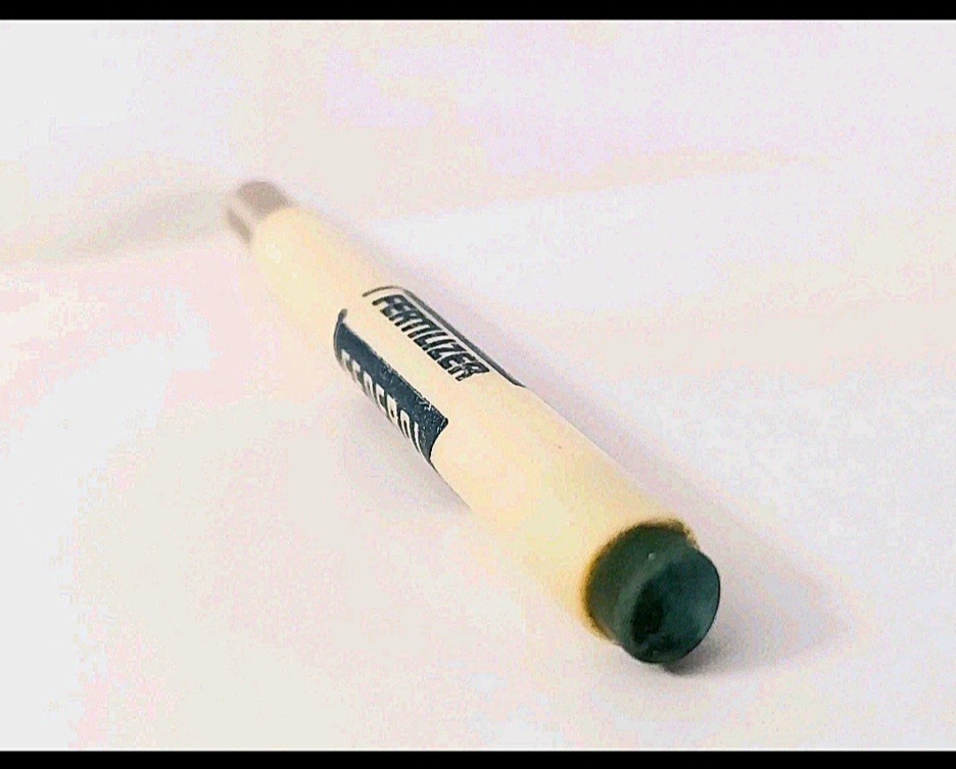 Vintage 1940&rsquo;s Federal Fertilizer Advertising Bullet Pencil