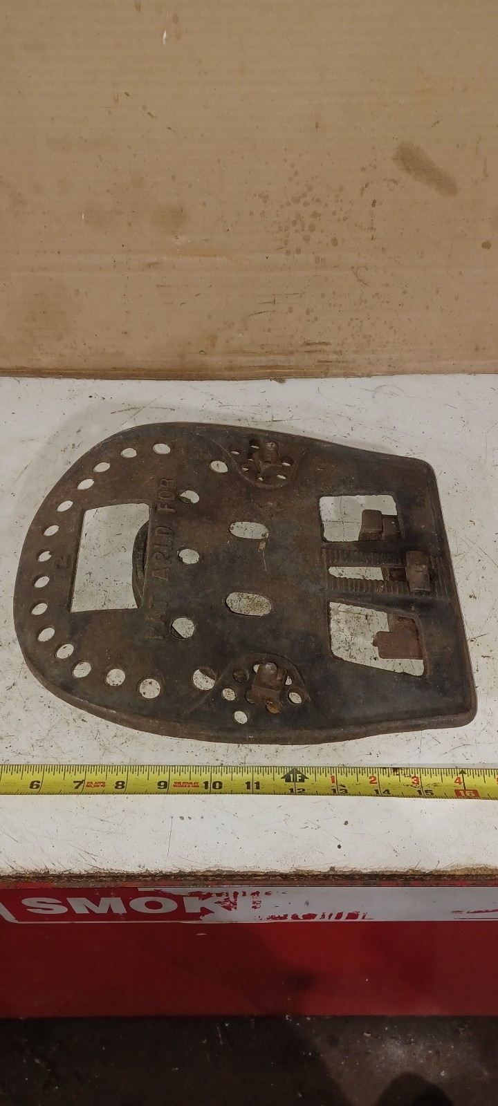 NOS FRANK HEINIG CAST IRON Swamp Horseshoe Seat Planter Lid Hay Trolley Wrench