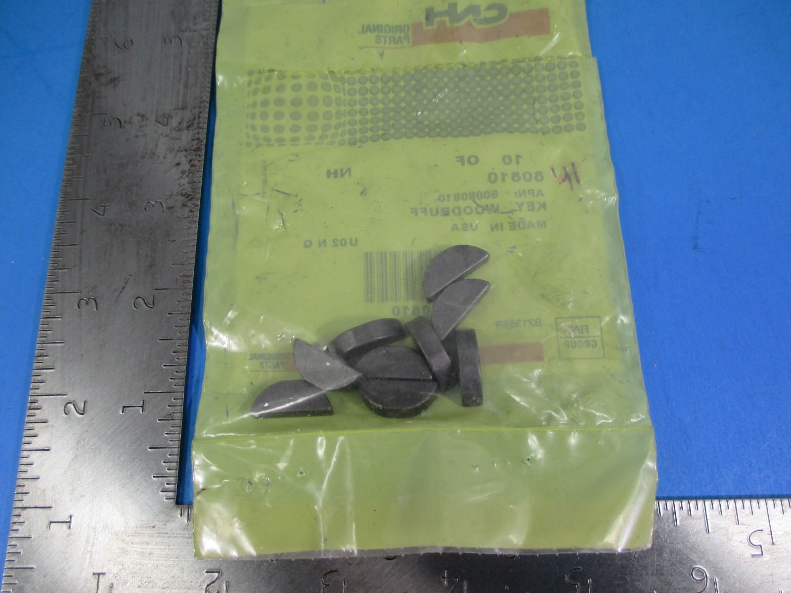 CNH New Holland Key Woodruff Part # 80810 NOS New in Package NOS2