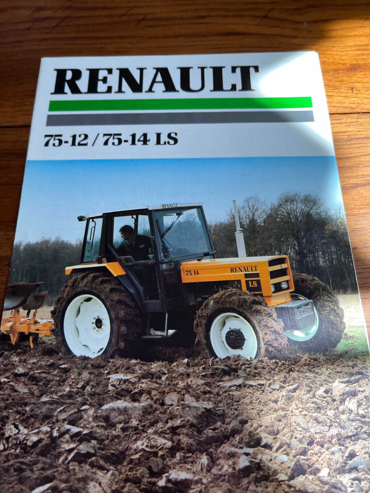 Renault 75-12 75-14 LS TRactor Brochure FCCA