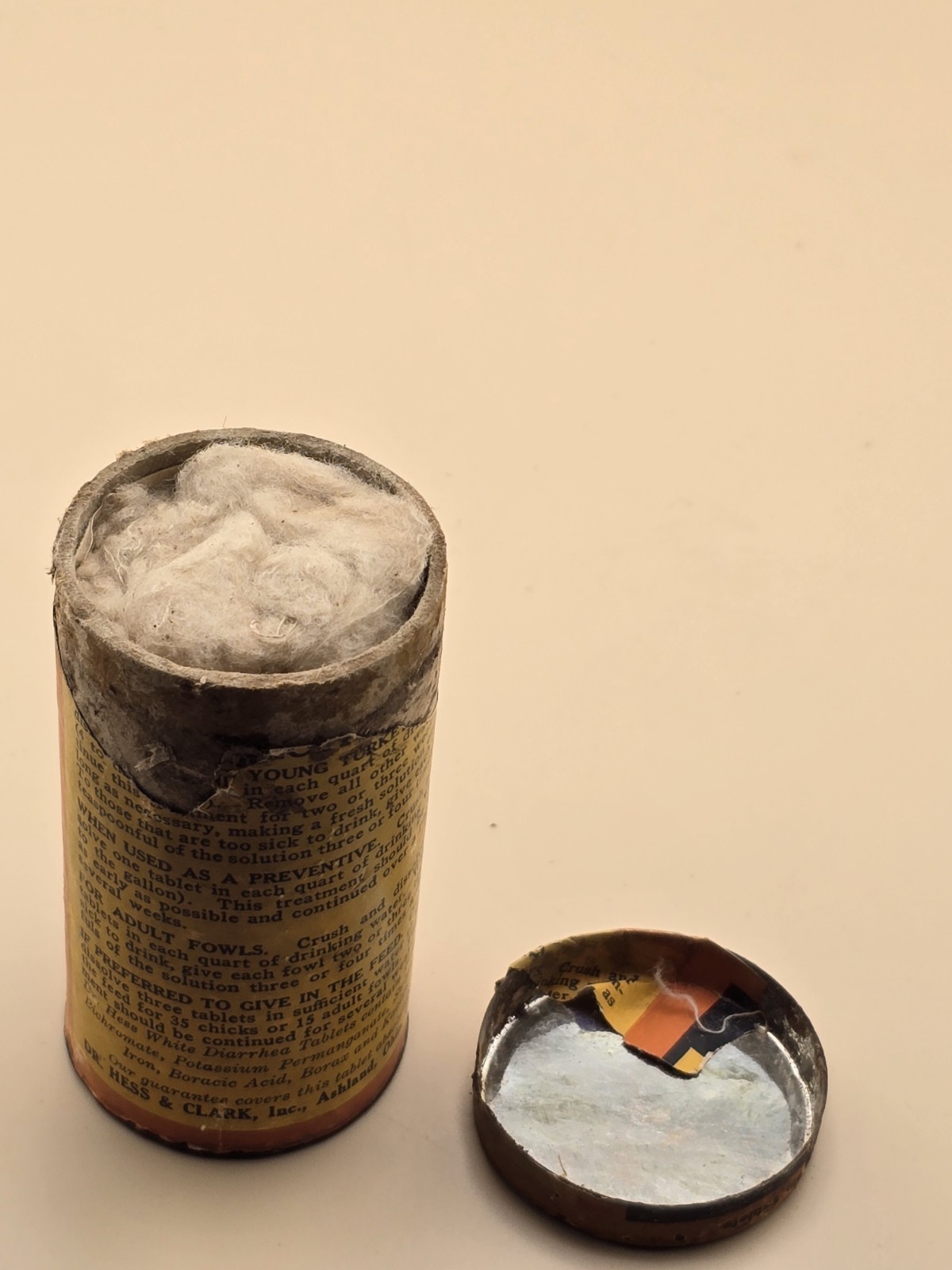 Antique Dr. Hess White Diarrhea Chicks 50 Cts Full Can Farm Medicine