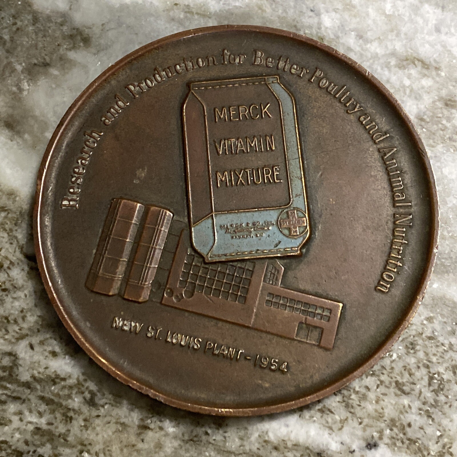 Brass 1954 MERCK Animal Vitamin PHARMACEUTICAL PAPERWEIGHT NEW ST. LOUIS PLANT