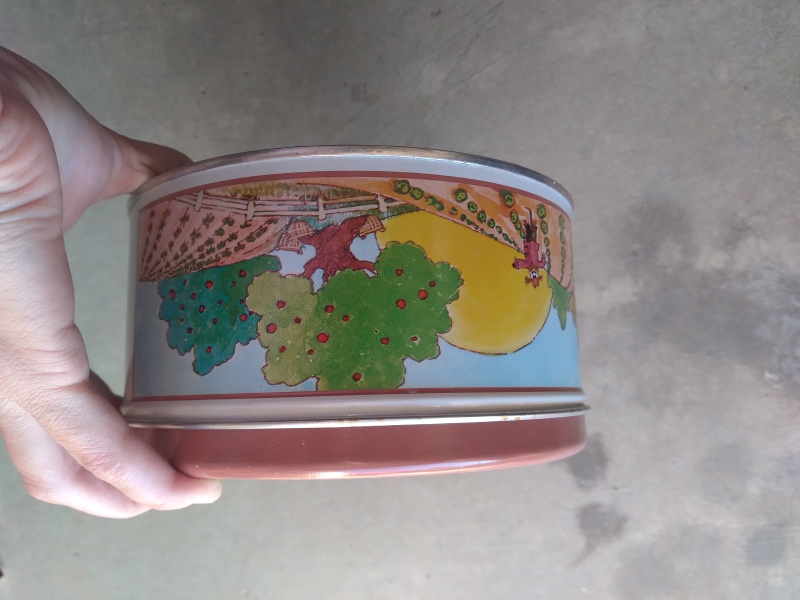 Farming Round Tin Barn Farm Collectible Corn Field Vintage
