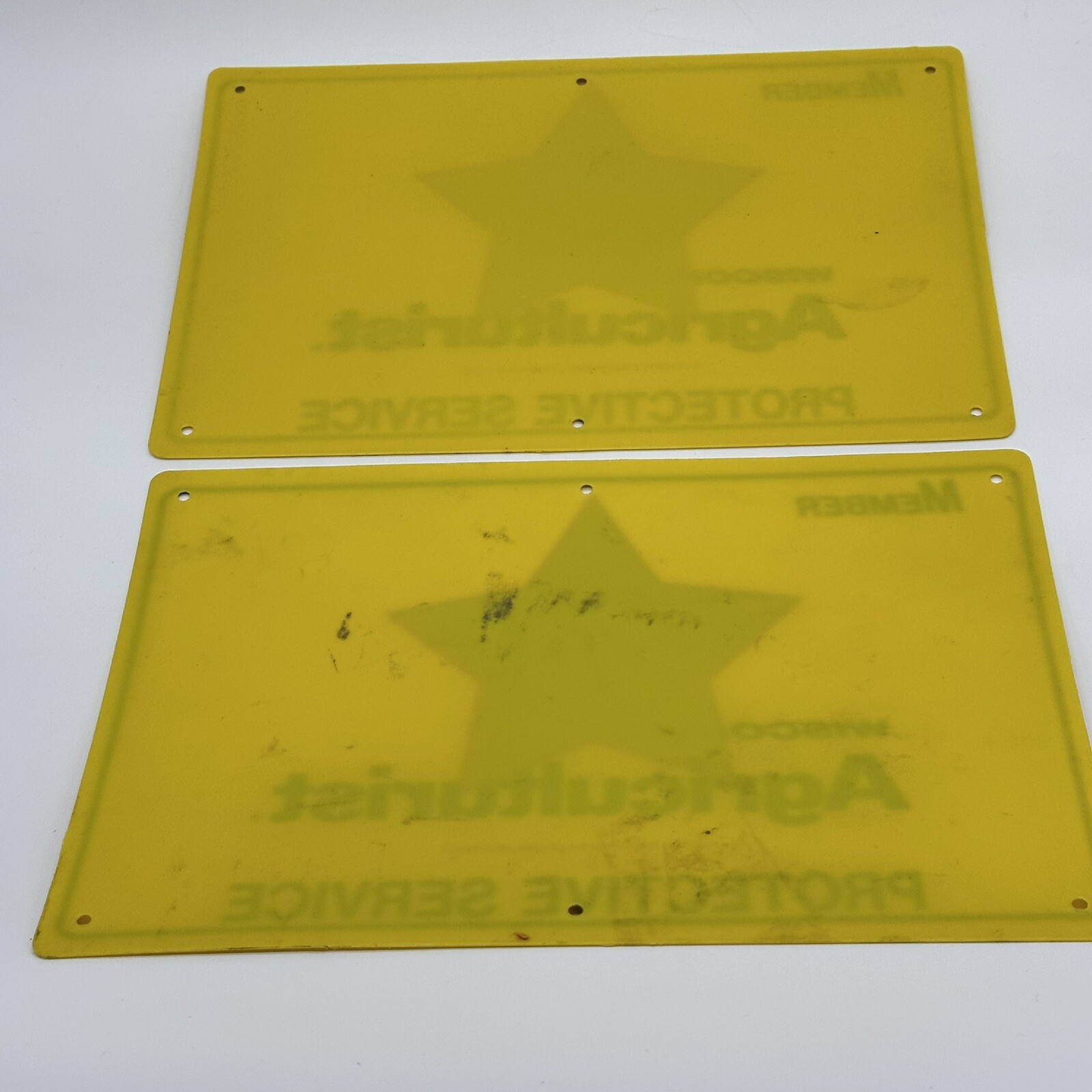 Wisconsin Agriculturist Protective Service Yellow Plastic Signs Set Of Two