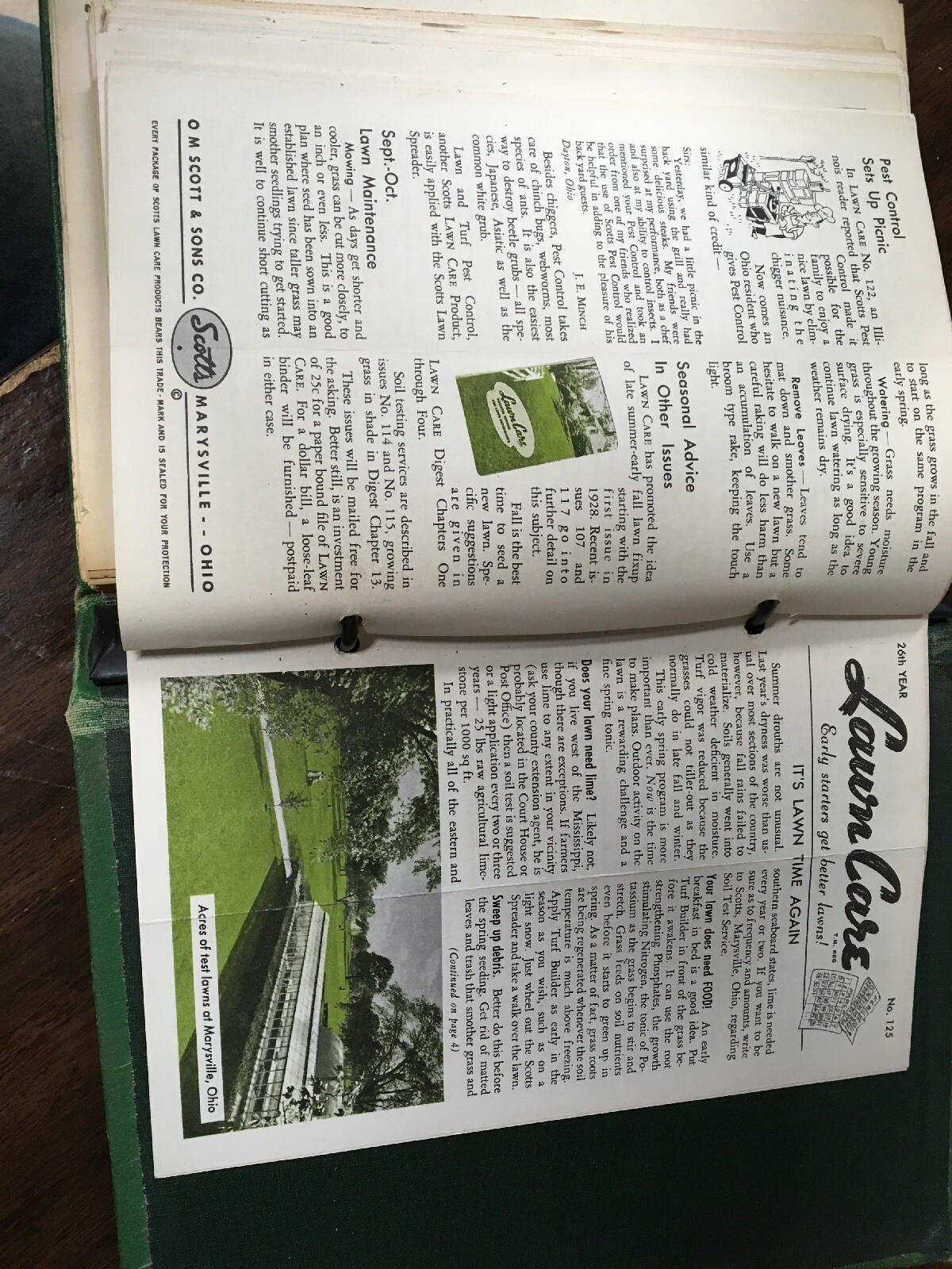 Vintage Scotts Lawn Care Binder w/Quarterly Bulletin Inserts O M Scott & Sons Co