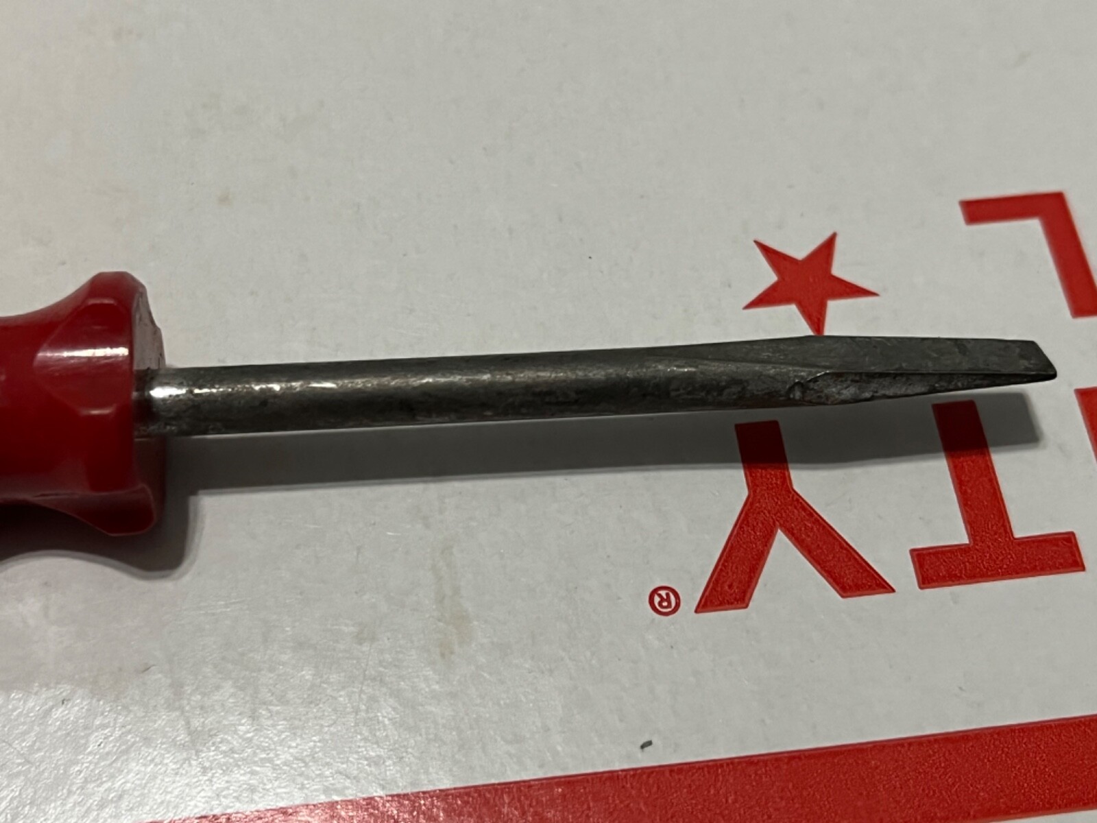 Hy-Line Chicks Screwdriver