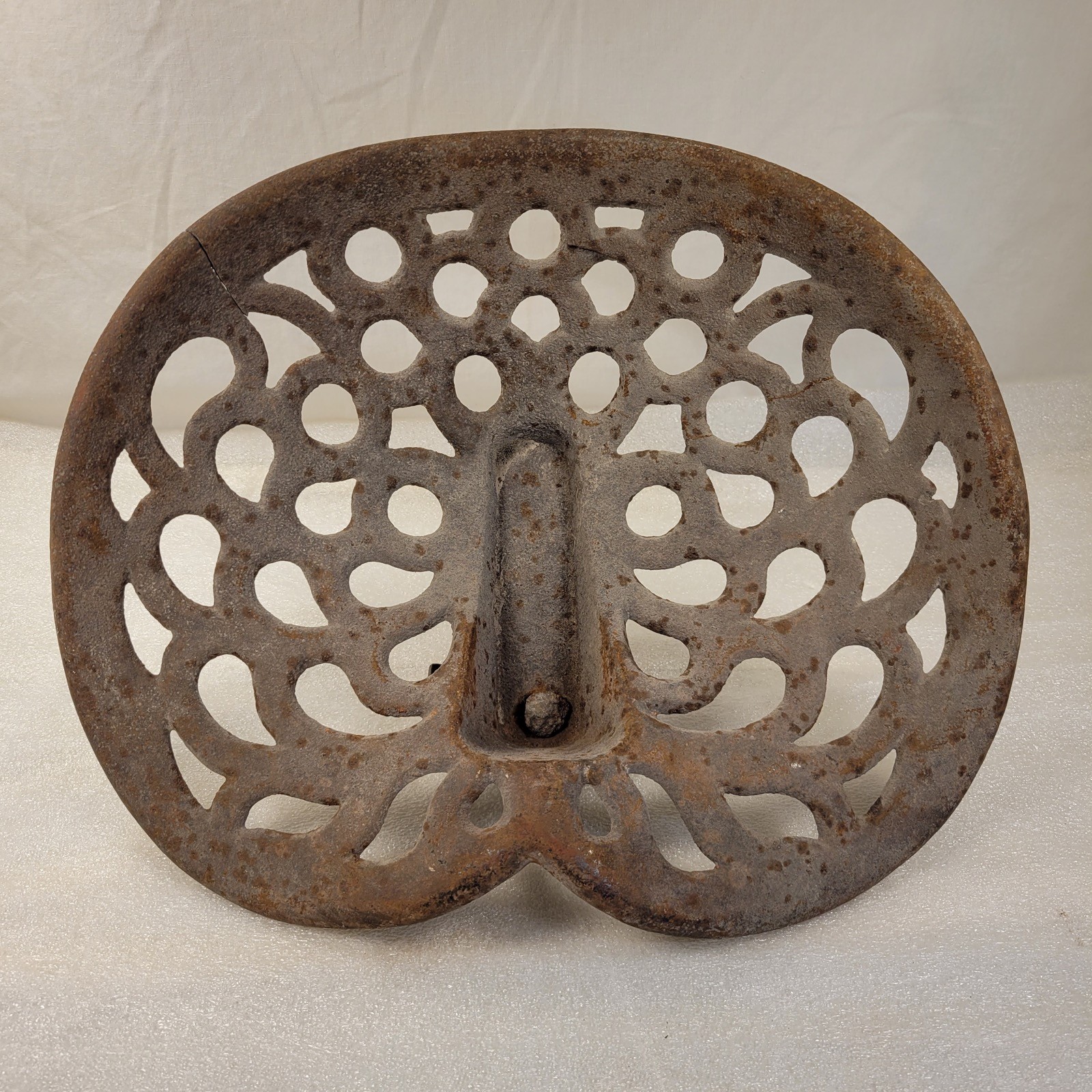 Antique Cast Iron Farm Implement Tractor Seat ( P715 ) Cracked