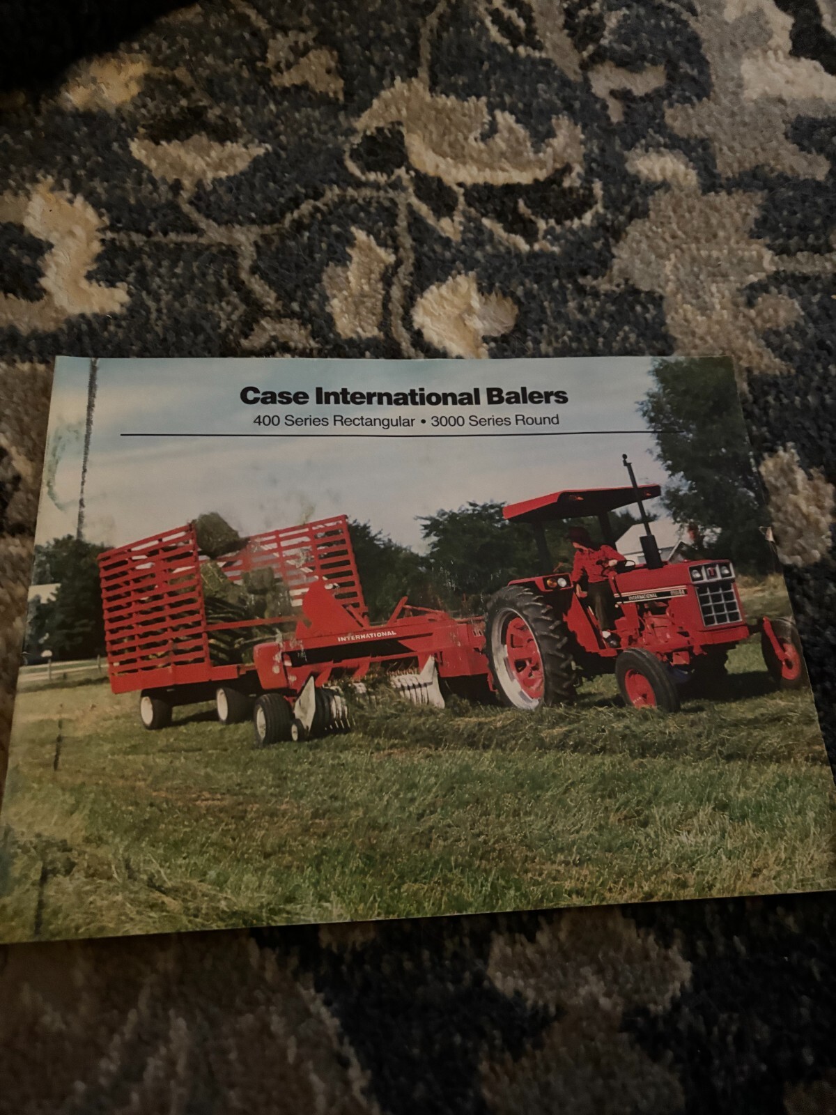 Case International 400 Series Rectangular & 3000 Round Balers Brochure FCCA24