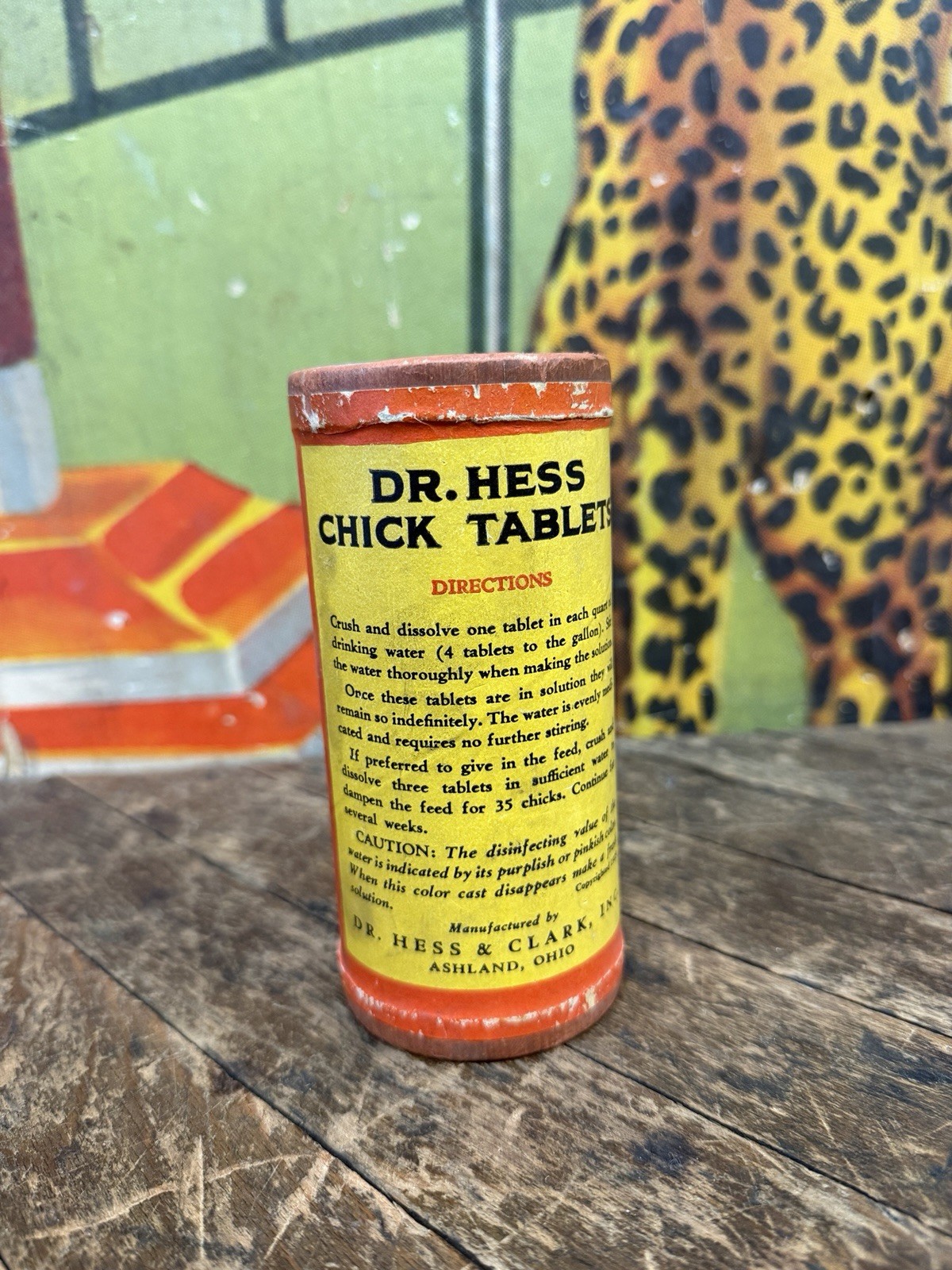 VINTAGE 1929 DR HESS CHICK TABLETS CONTAINER CAN SIGN FARM FEED SEED EGG RARE!!