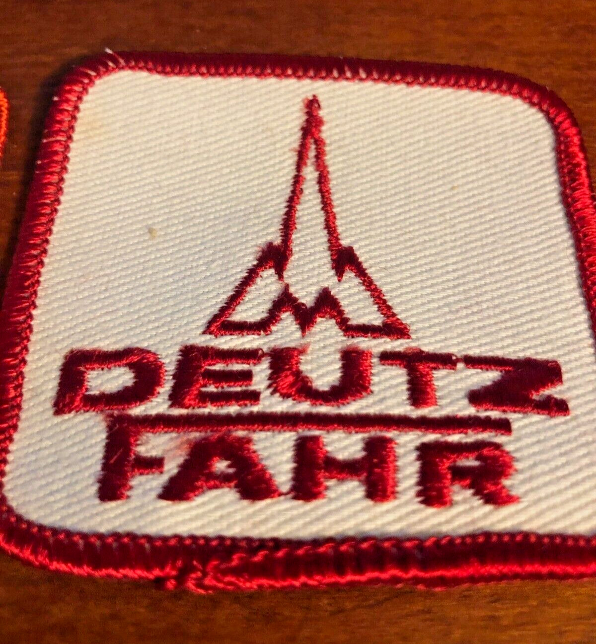 4- Vintage Snapback Patch Deutz Fahr White Red patch