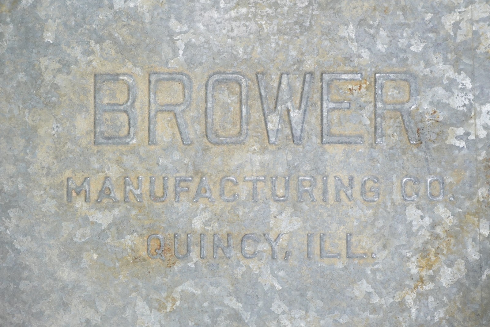 Vintage Brower Manufacturing Co. Quincy, IL 16 3/4&Prime; Galvanized Chicken Feed Pan