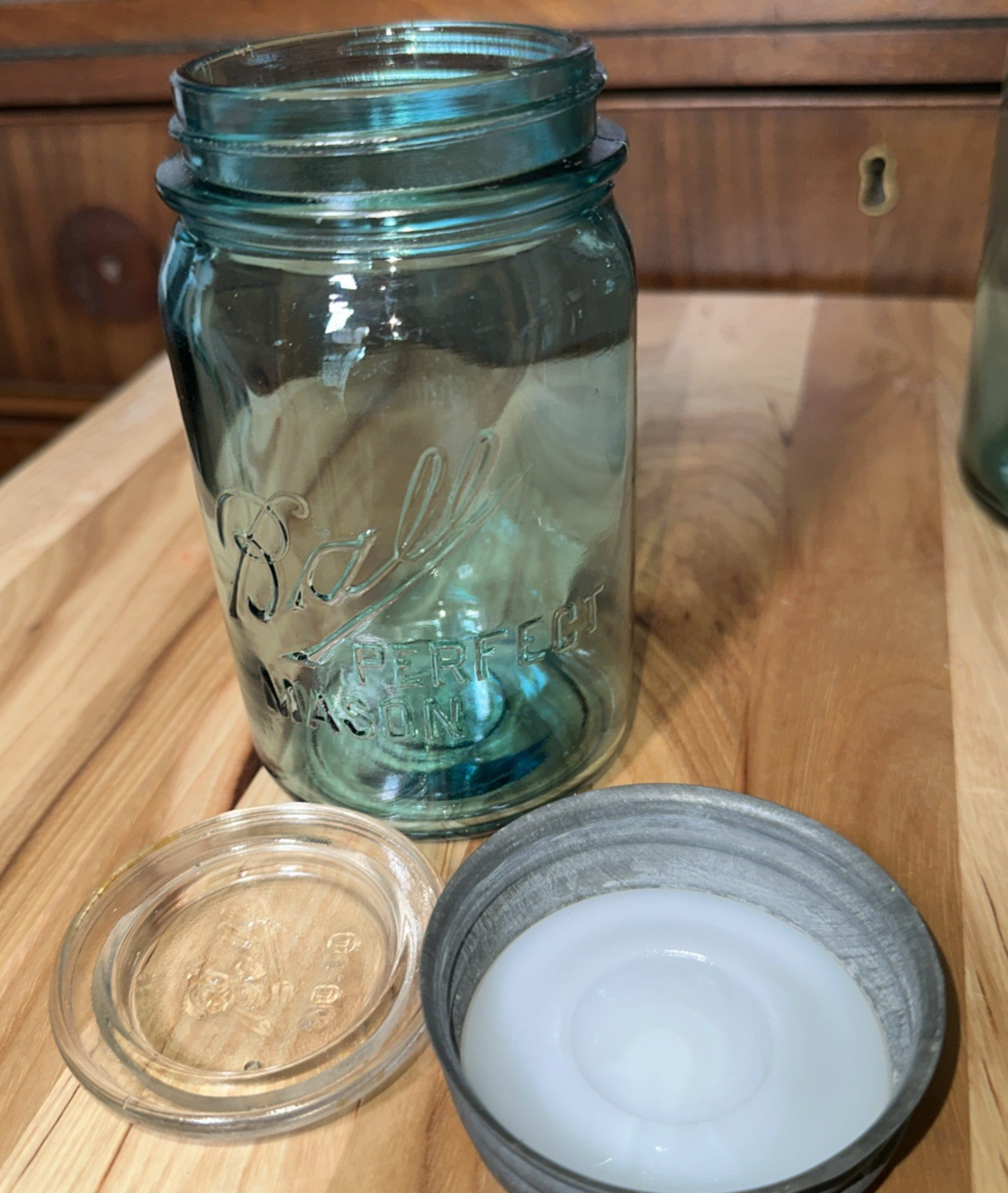 Blue Pint C.1910-23 Ball FLAW “PERFECT (off set to Right)MASON” Zinc & Glass TOP
