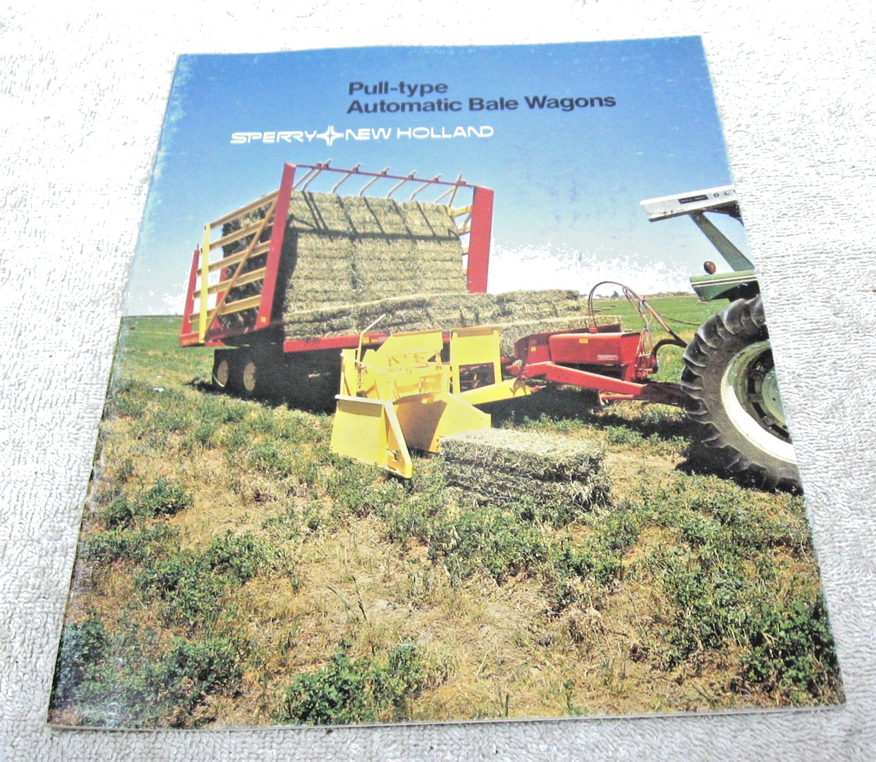 VINTAGE 1980 NEW HOLLAND SELF PROPELLED AUTOMATIC BALE WAGON BROCHURE 1002 1068