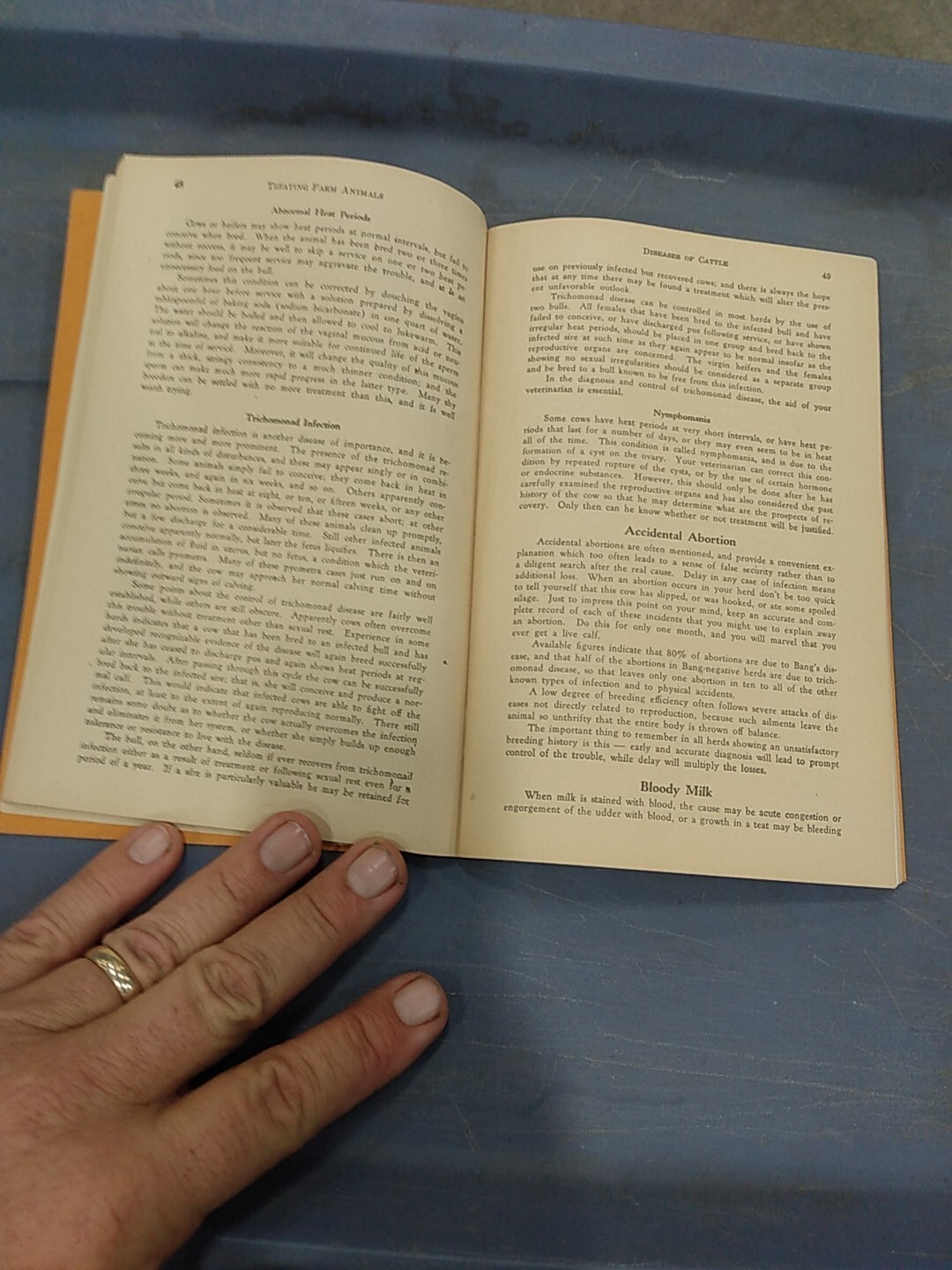 Vintage 1940 Hoard&rsquo;s Dairyman Booklet How To Treat Common Ailments Farm Animals