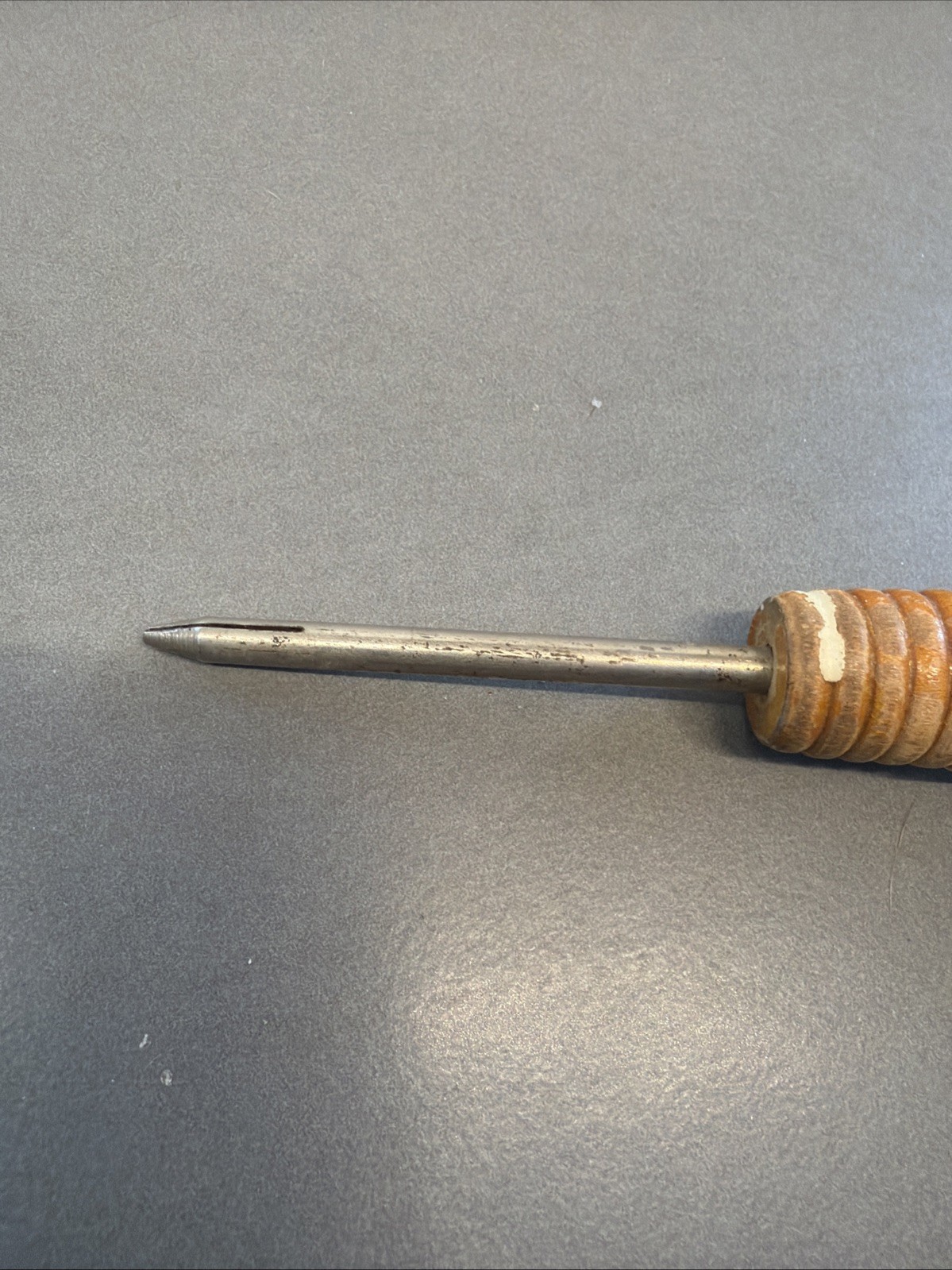 Adv Promo Wood Handle Punch Tool – WIlson & Co. – MOR Beef, Veal, Pork B10