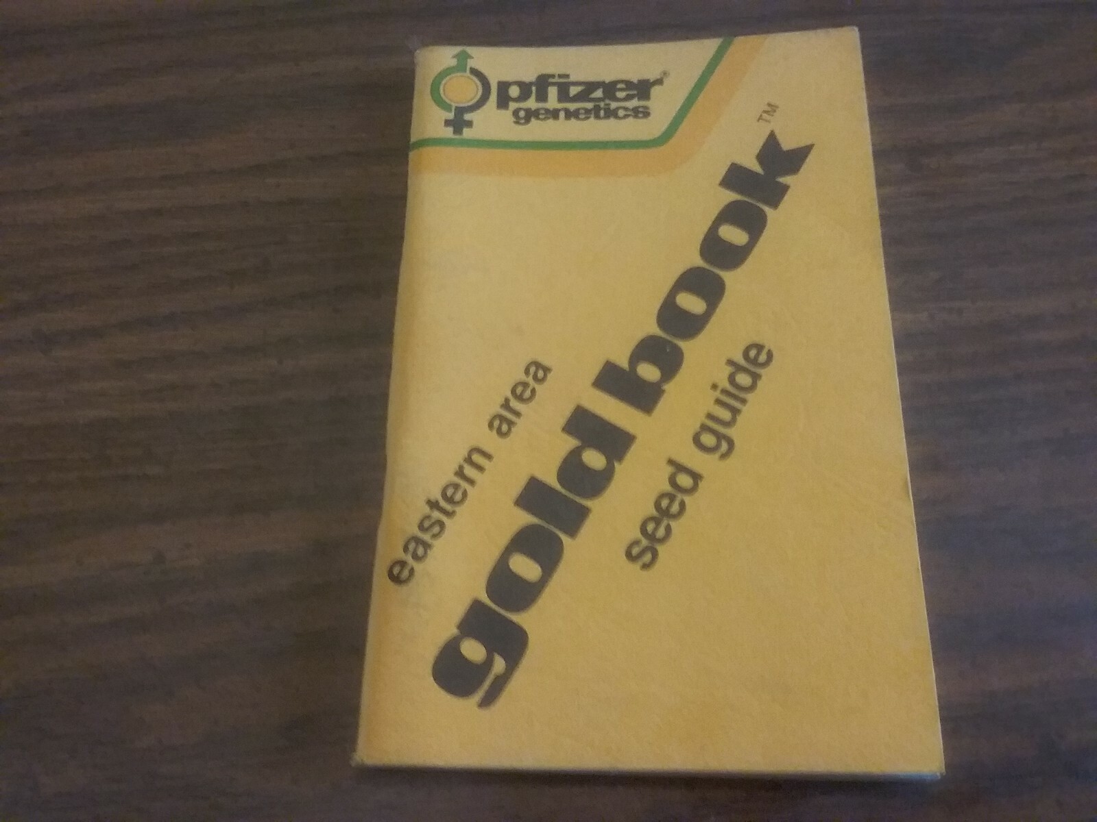 Vintage 1979 Pfizer Genetics Gold Book Seed Guide Note Book Pocket Ledger UNUSED