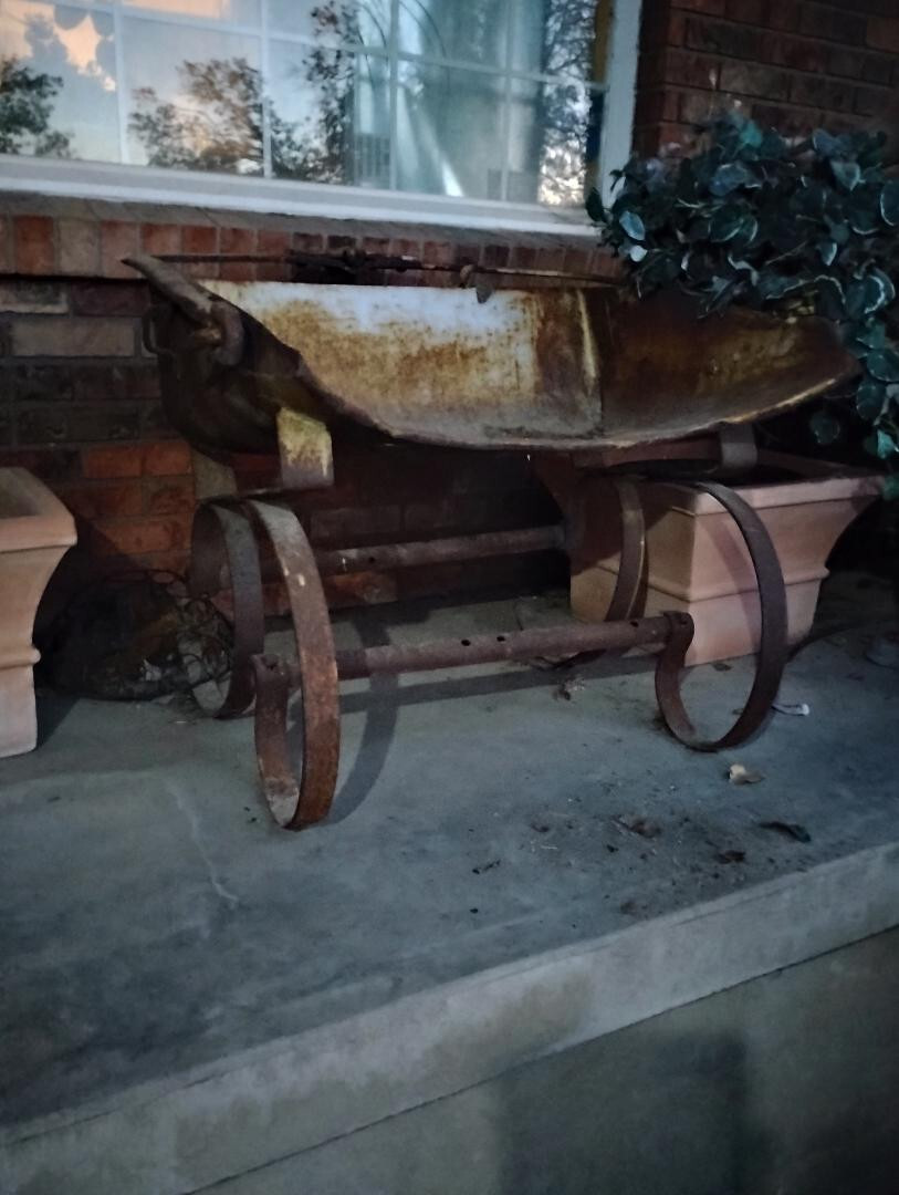 Antique vintage old large metal antique tractor yard orament