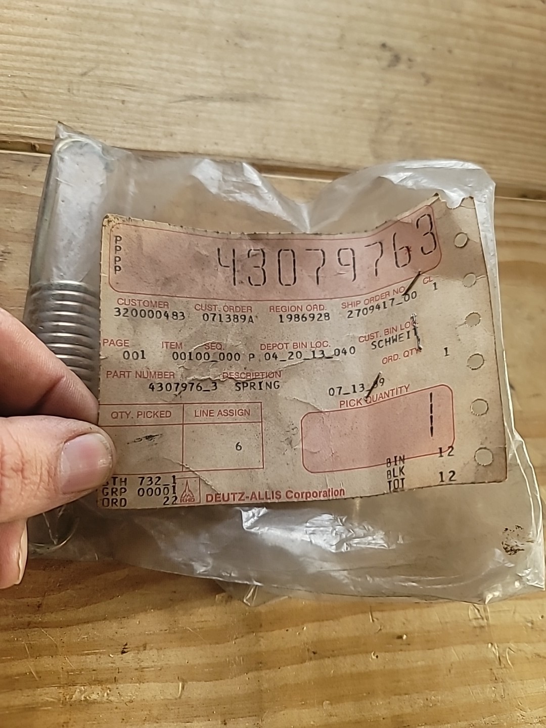 Deutz-Allis oem # 4307976 spring new 4307976ct No