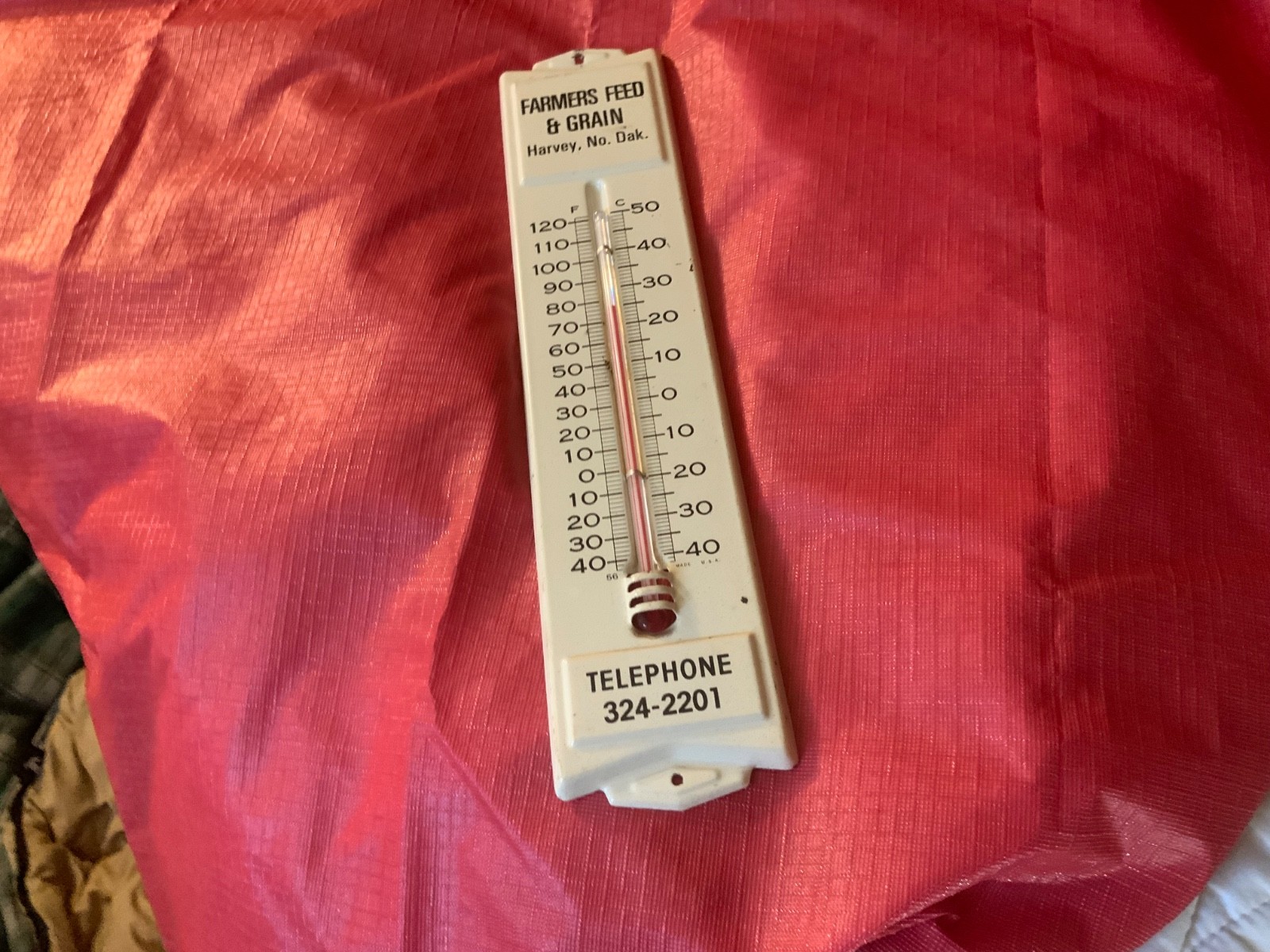 Farmers Feed & Grain ,Harvey ,No.Dak.Outdoor thermometer