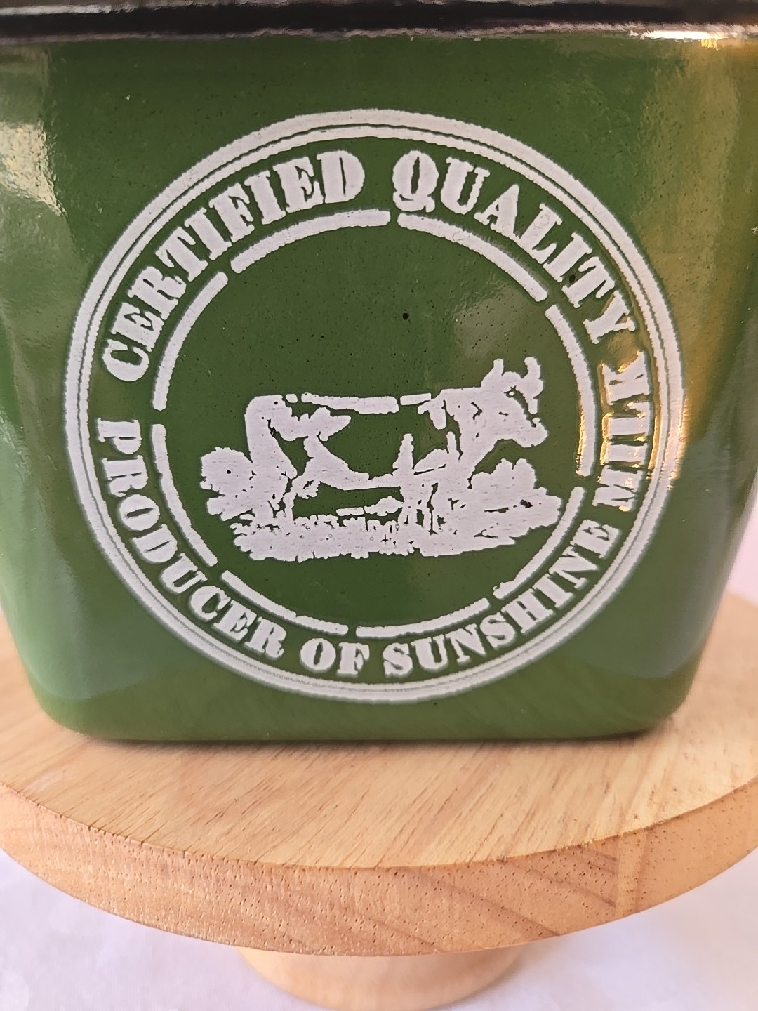 Certified Quality Producer of Sunshine Milk Green Enamel Metal Container Cow