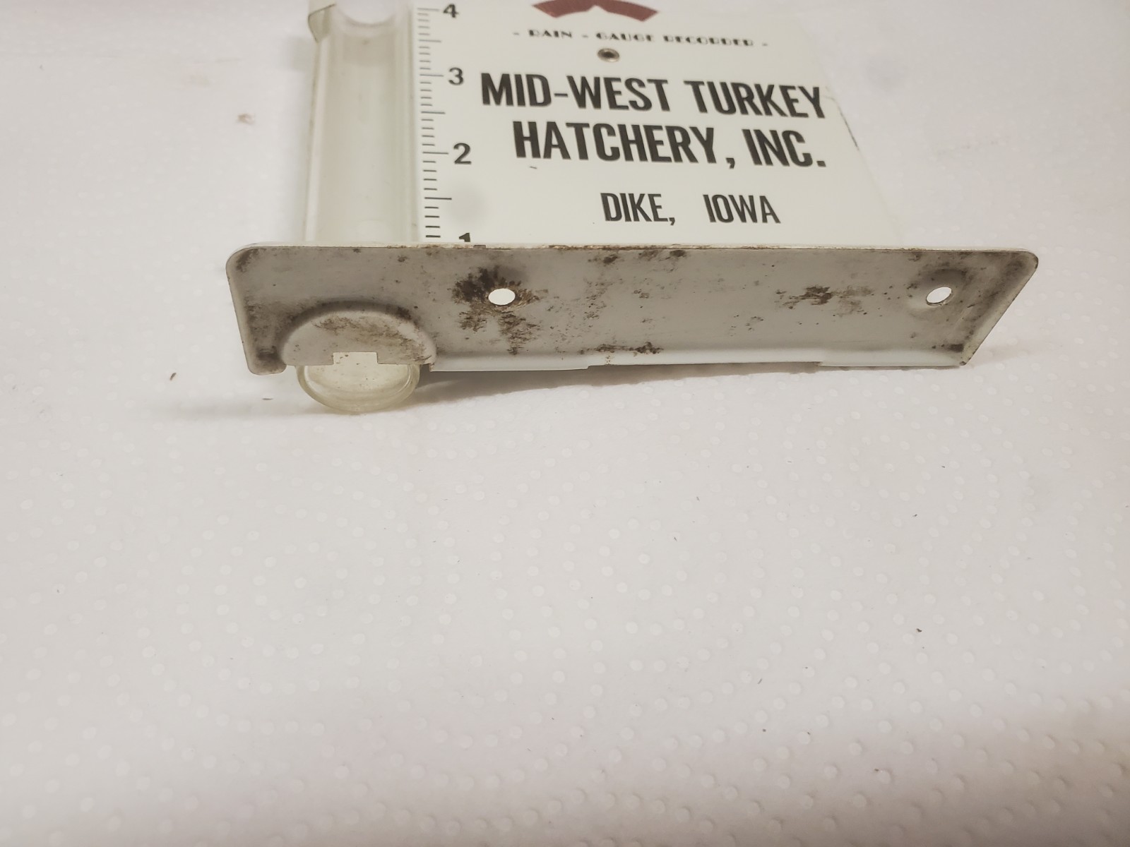Metal Rain Guage Mid-west Hatchery Dike Iowa Nicholas Turkeys