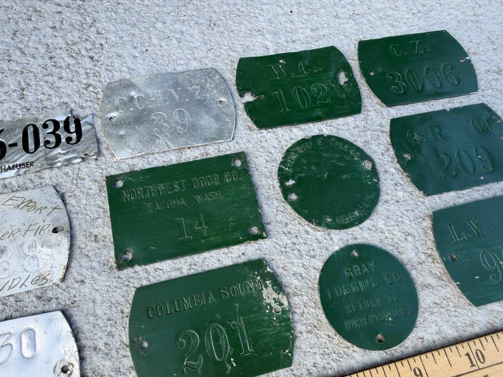 12 Antique Logging Lumber Tags Plates PNW Washington & Oregon GRAY CO CZ PULP +