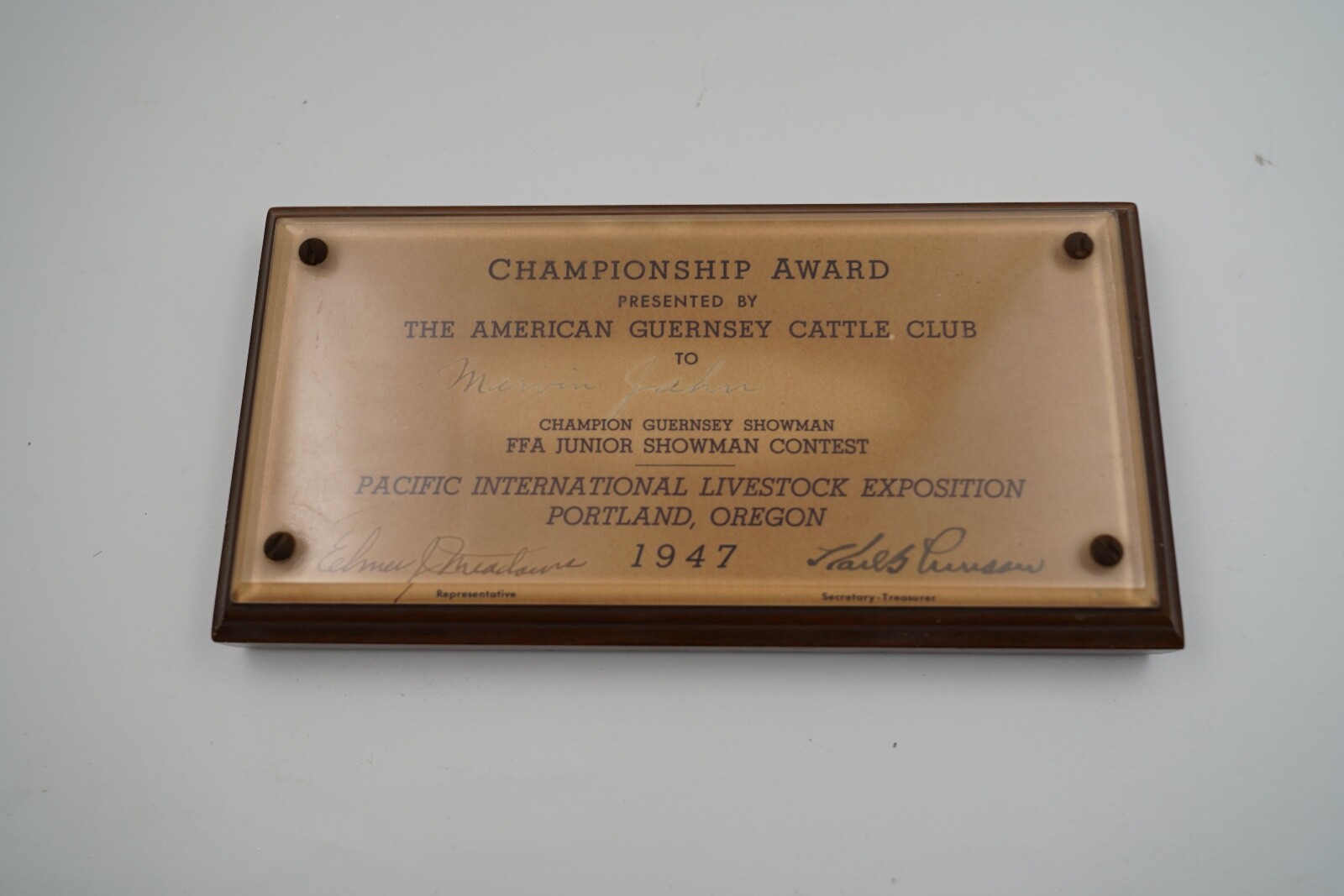Championship Award – The American Guernsey Cattle Club Award Wall Plaque 1947