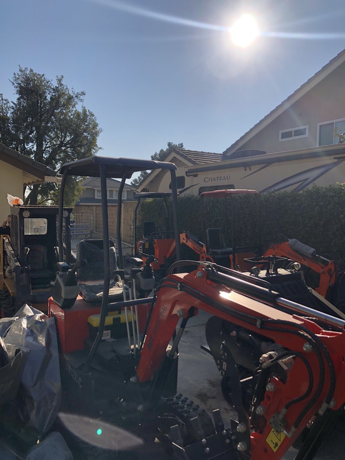 Agrotk 13.5 HP B&S 1 ton Mini Excavator (AGT-QH12) Best In Class Construction