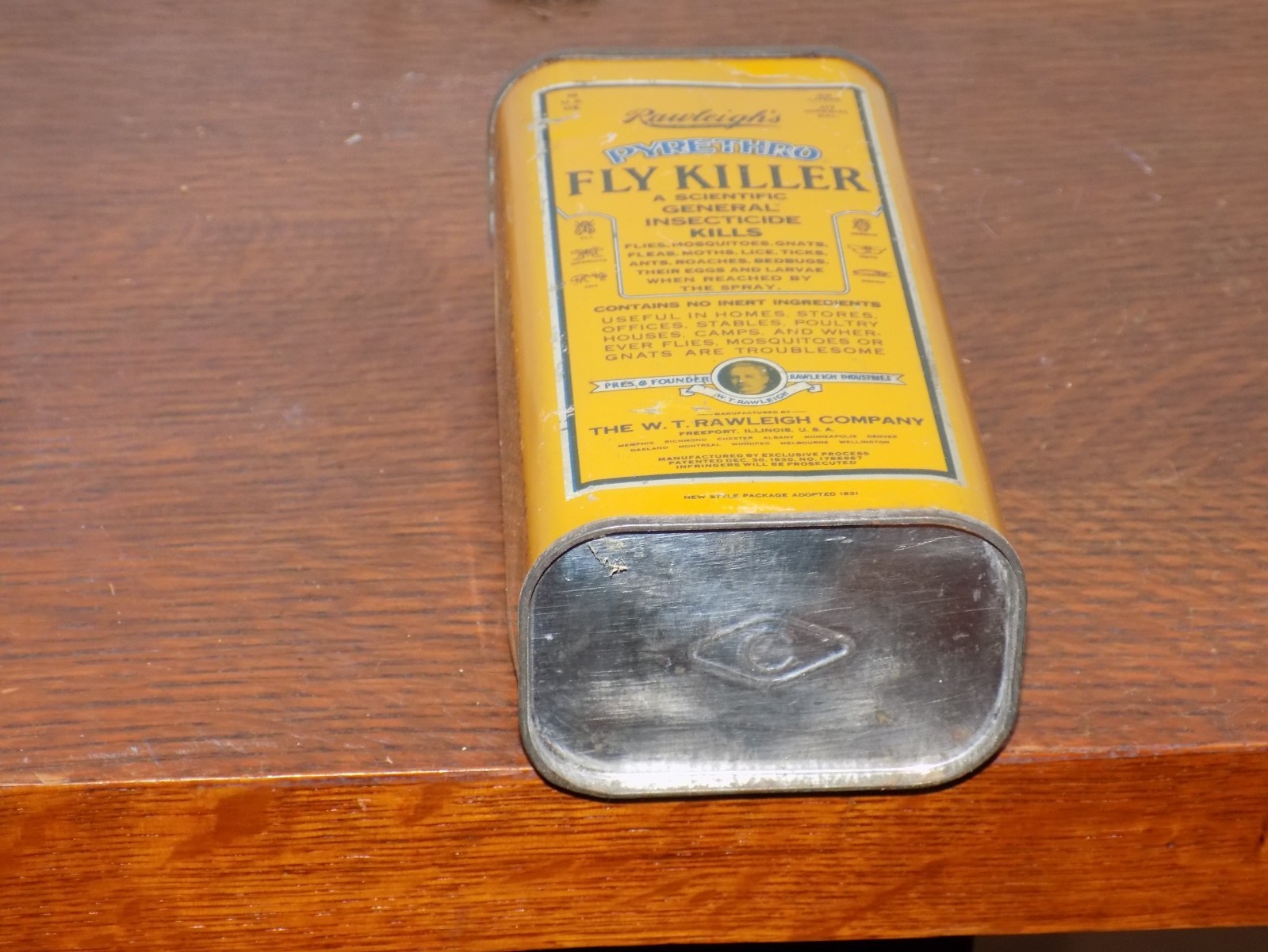 Vintage Rawleigh’s Fly Killer EMPTY 18 Ounce Tin