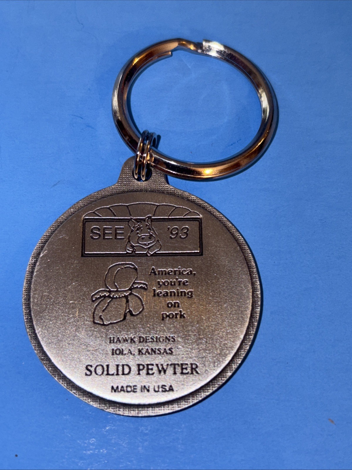 1993 Swine Equipment Expo Cedar Falls IA Keychain Pig Pork Farm Pewter