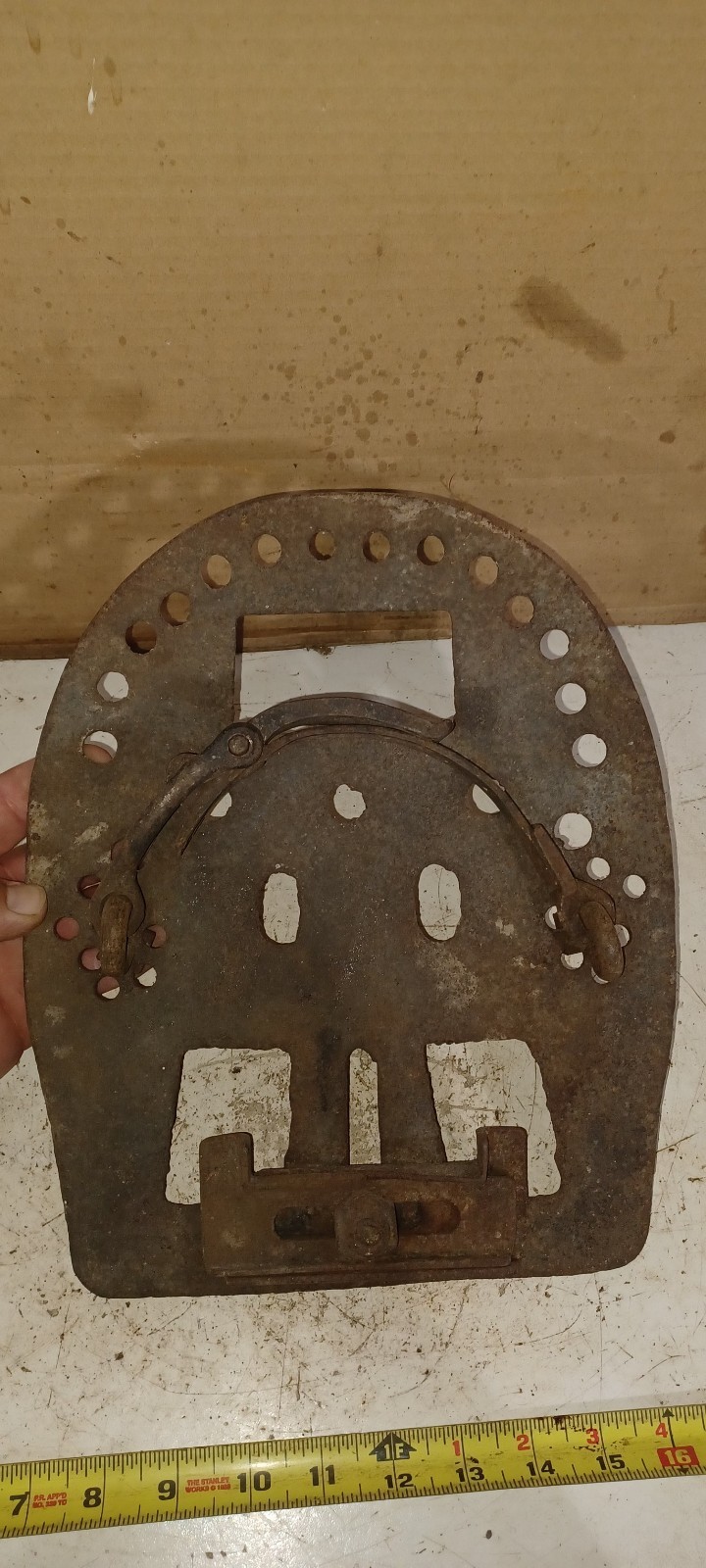 NOS FRANK HEINIG CAST IRON Swamp Horseshoe Seat Planter Lid Hay Trolley Wrench